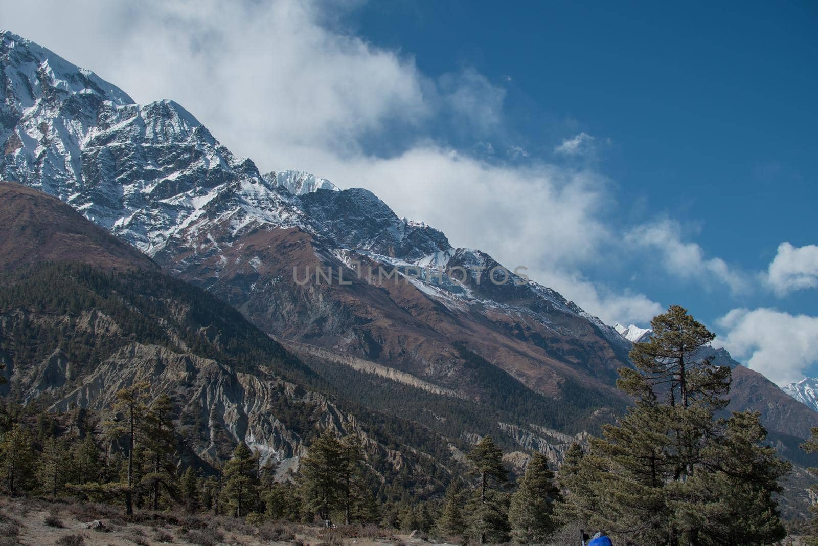 Mountains trekking Annapurna circuit, Marshyangdi river valley, Humde, Himalaya, Nepal, Asia