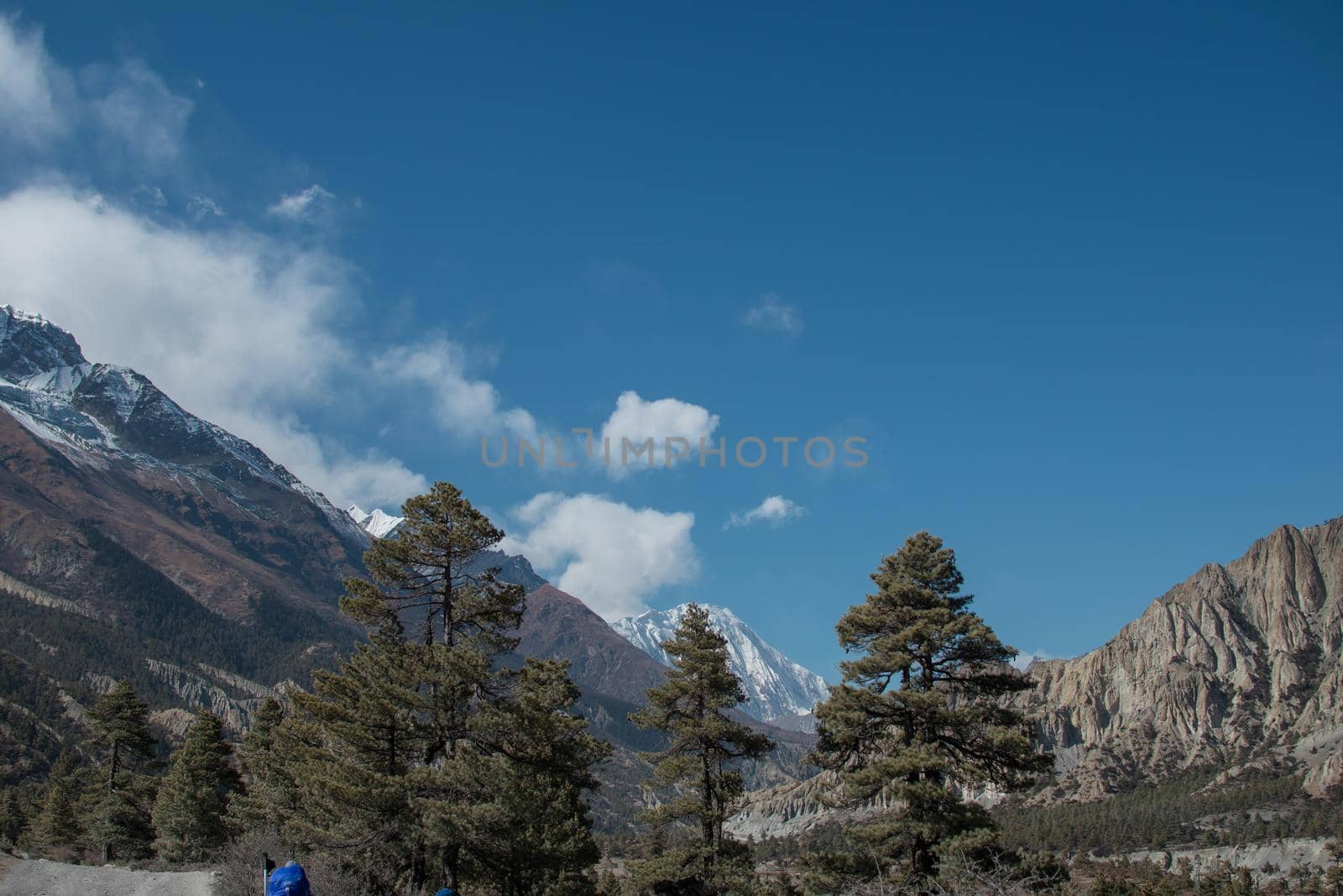 Mountains trekking Annapurna circuit, Marshyangdi river valley, Humde, Himalaya, Nepal, Asia