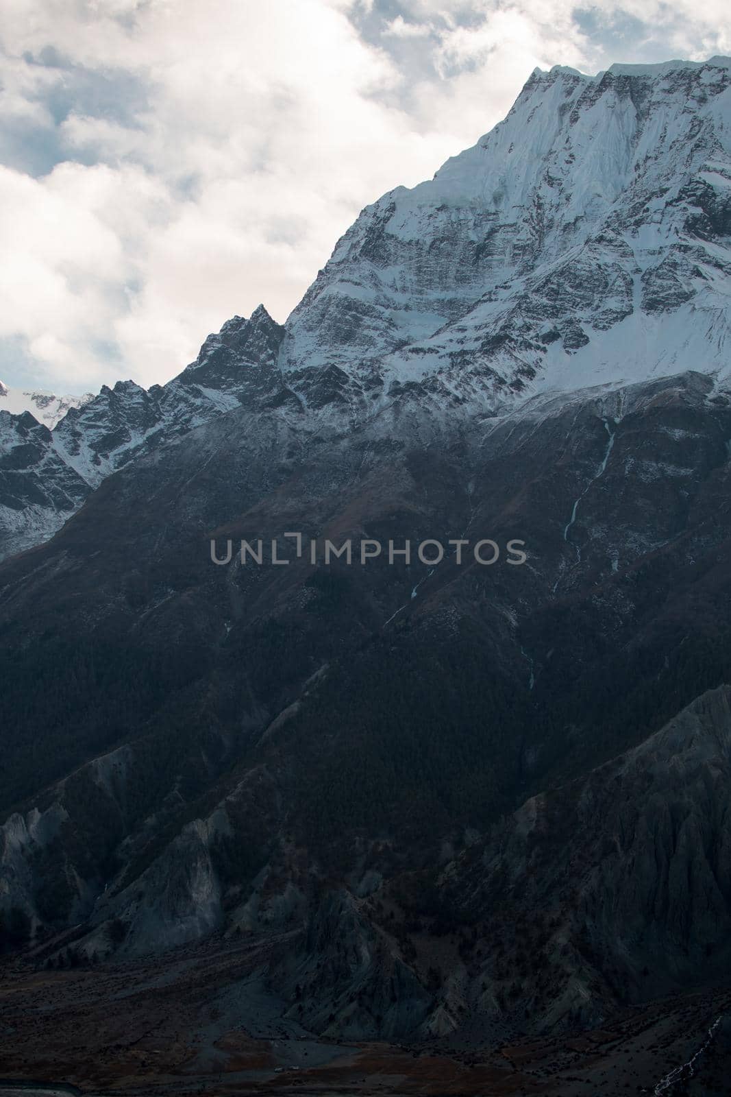Mountains trekking Annapurna circuit, Marshyangdi river valley, Himalaya, Nepal, Asia