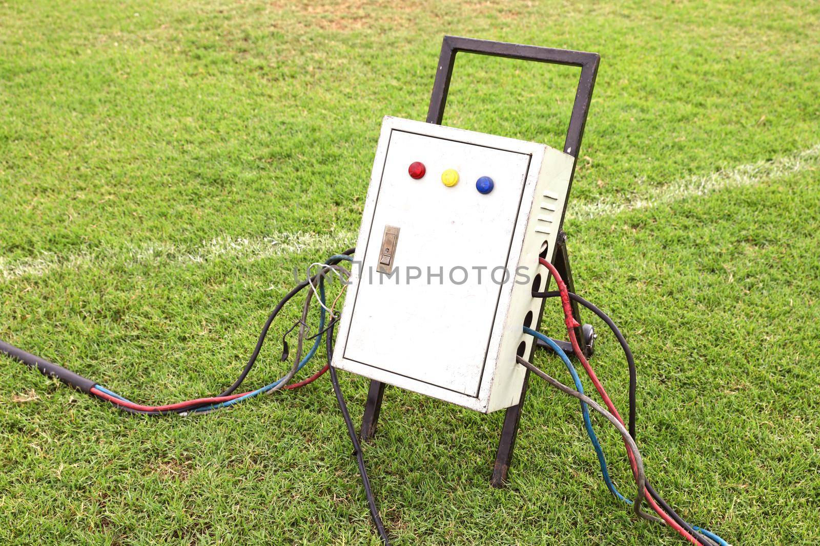Outdoor power distribution box by smuay