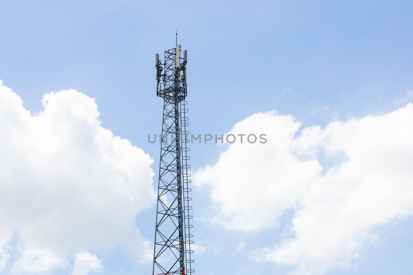Antenna Repeater on blue sky by smuay
