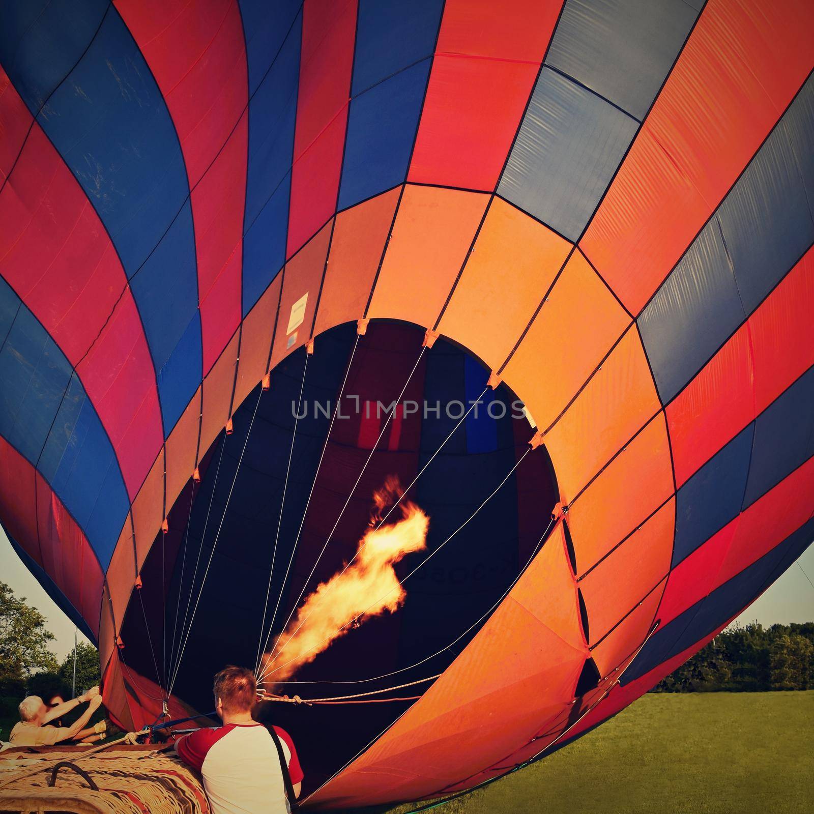 Preparation for the start of the hot air balloon.