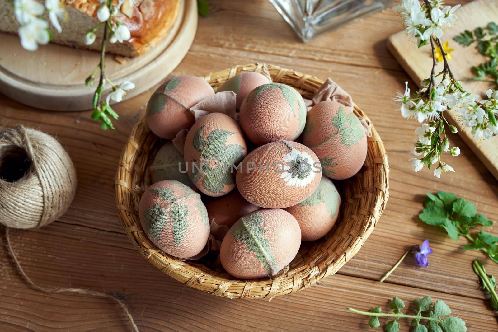 Preparation of Easter eggs for dyeing with onion peels by madeleine_steinbach