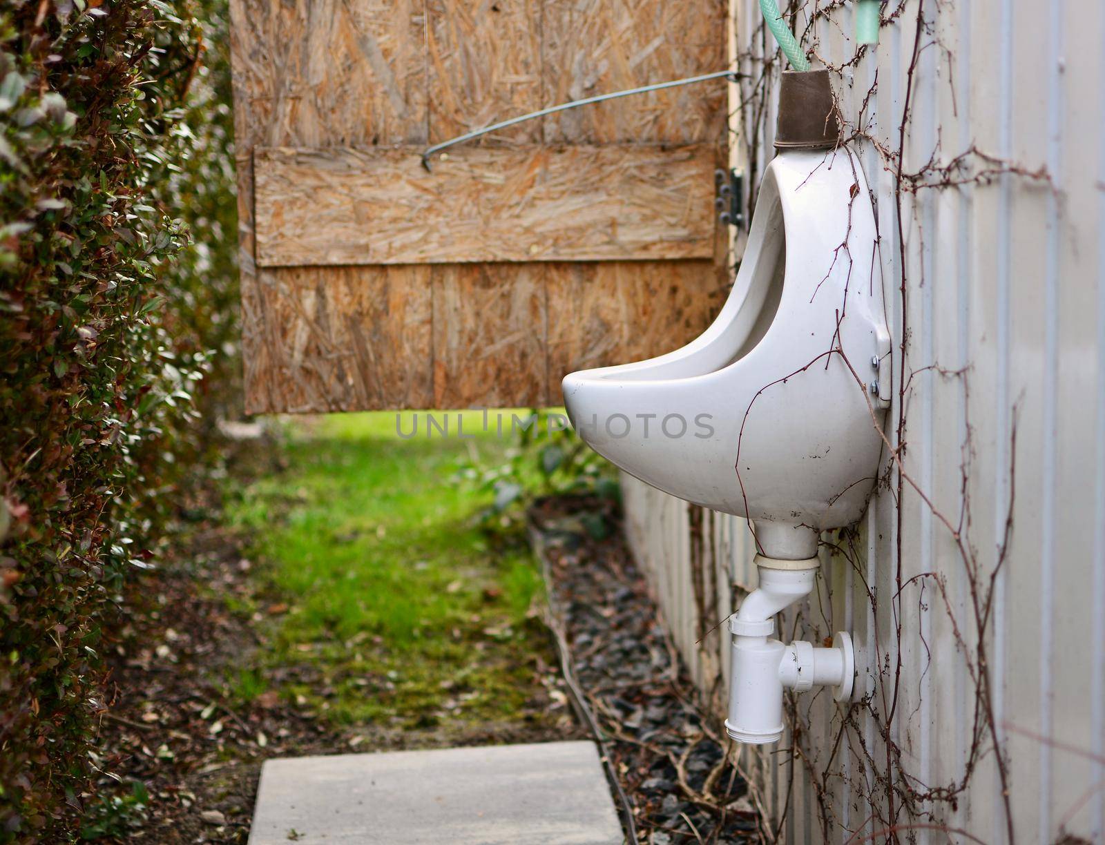 Outdoor garden urinal by hamik
