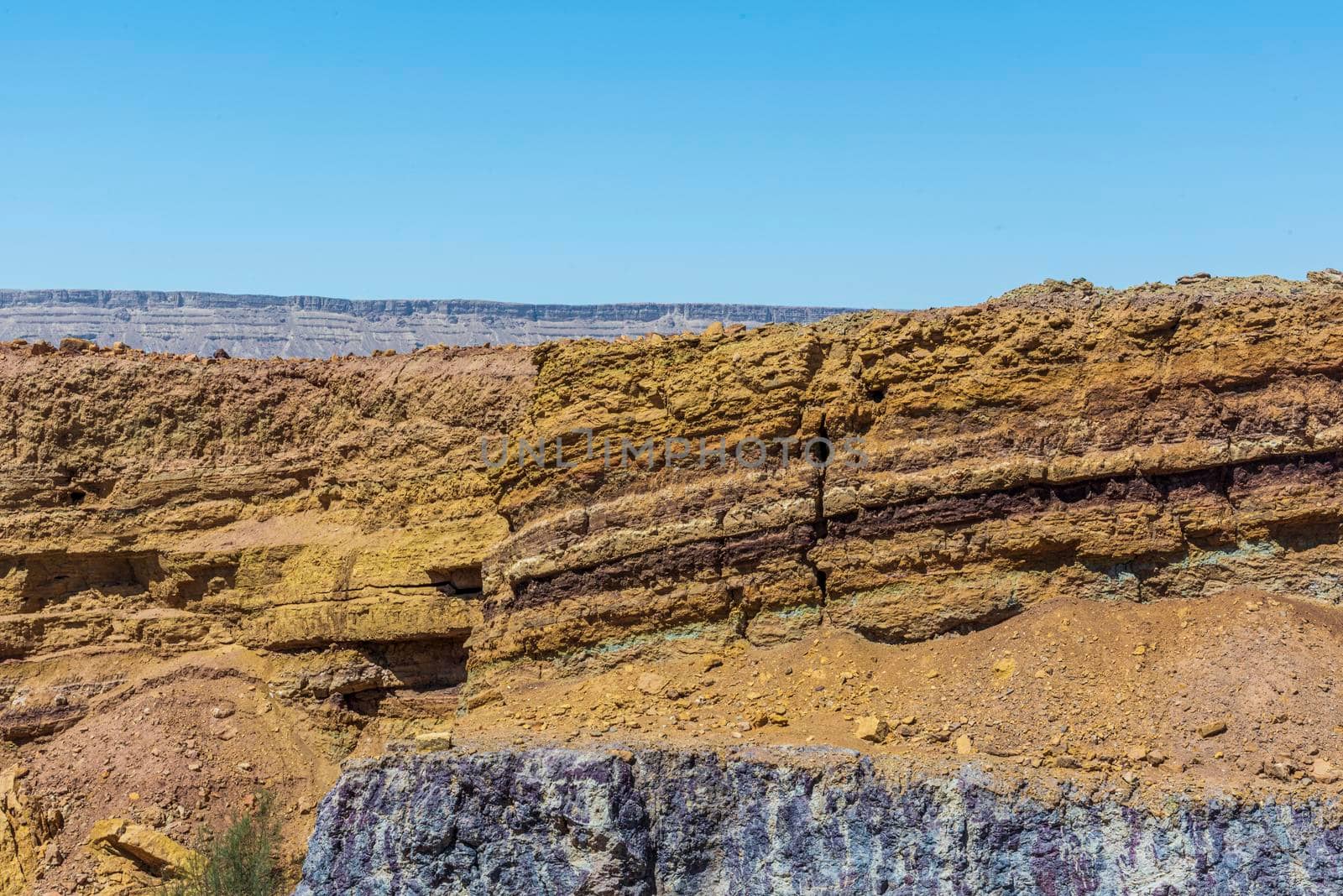 Ramon Crater colors Harem colors, geological sections of the earth's condenser and ancient geological processes. High quality photo