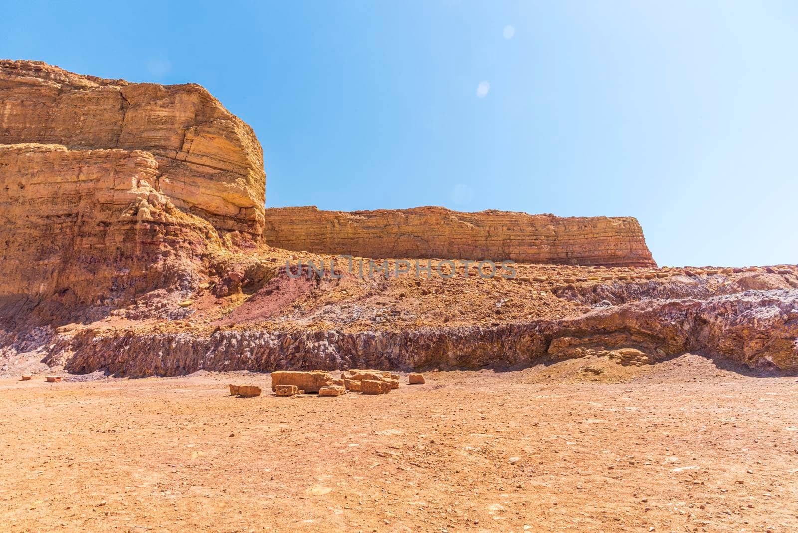 Ramon Crater colors Harem colors, geological sections of the earth's condenser and ancient geological processes. High quality photo