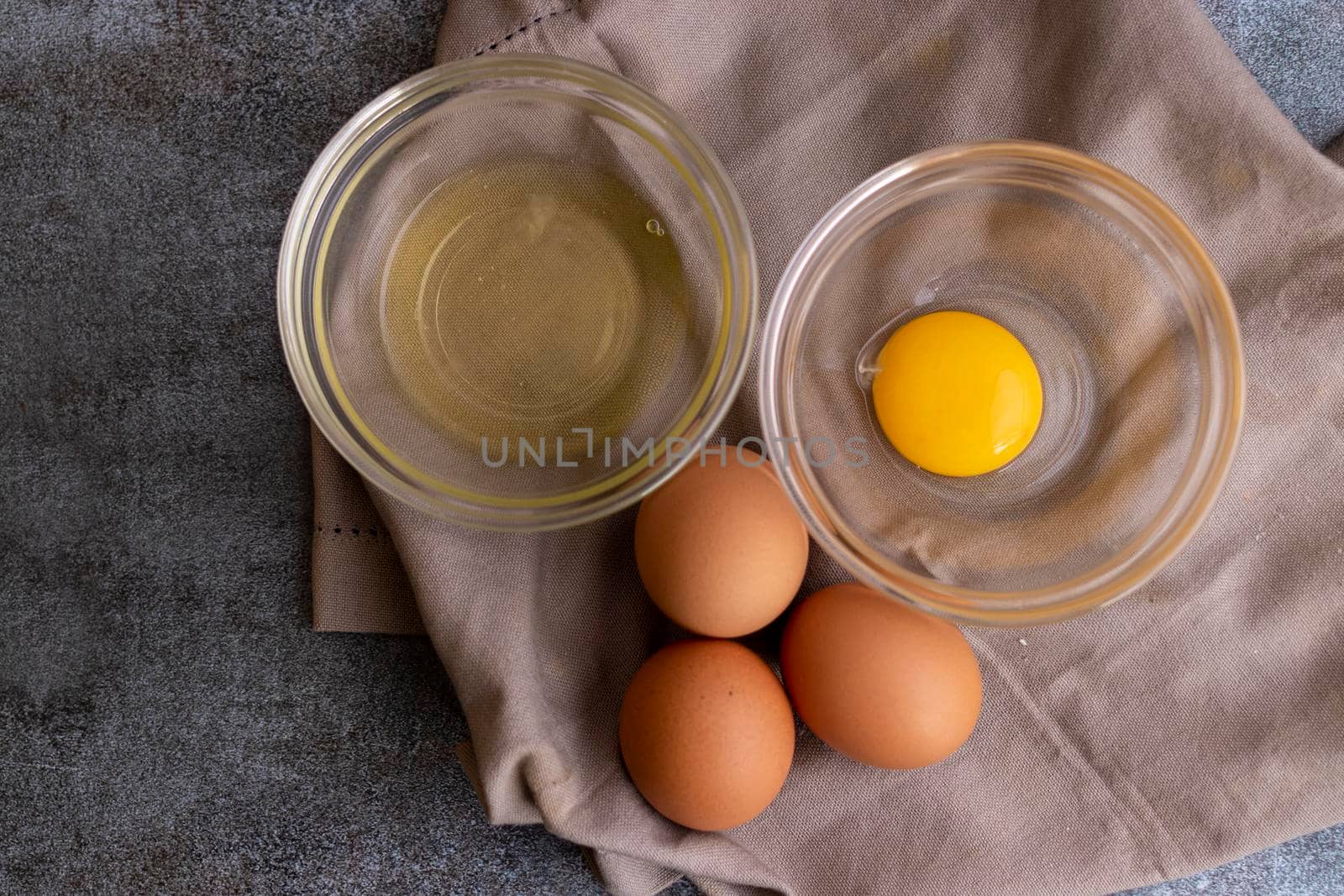 View of raw eggs, with their shells by eagg13