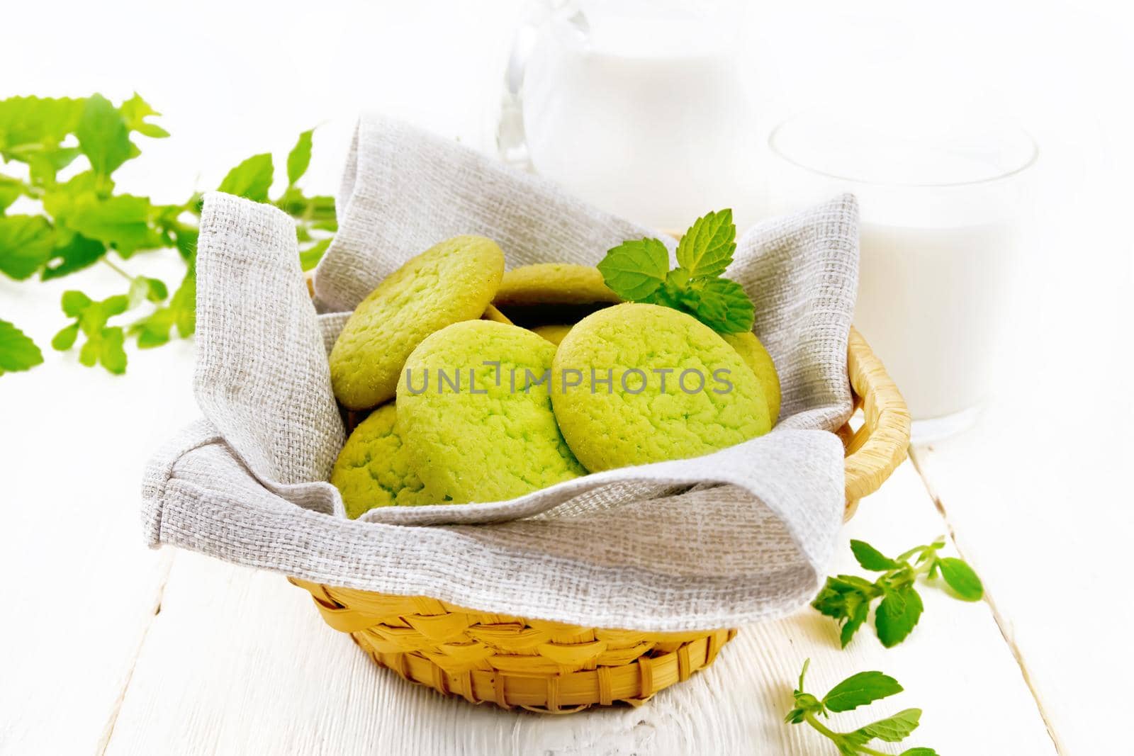Cookies mint in basket on table by rezkrr