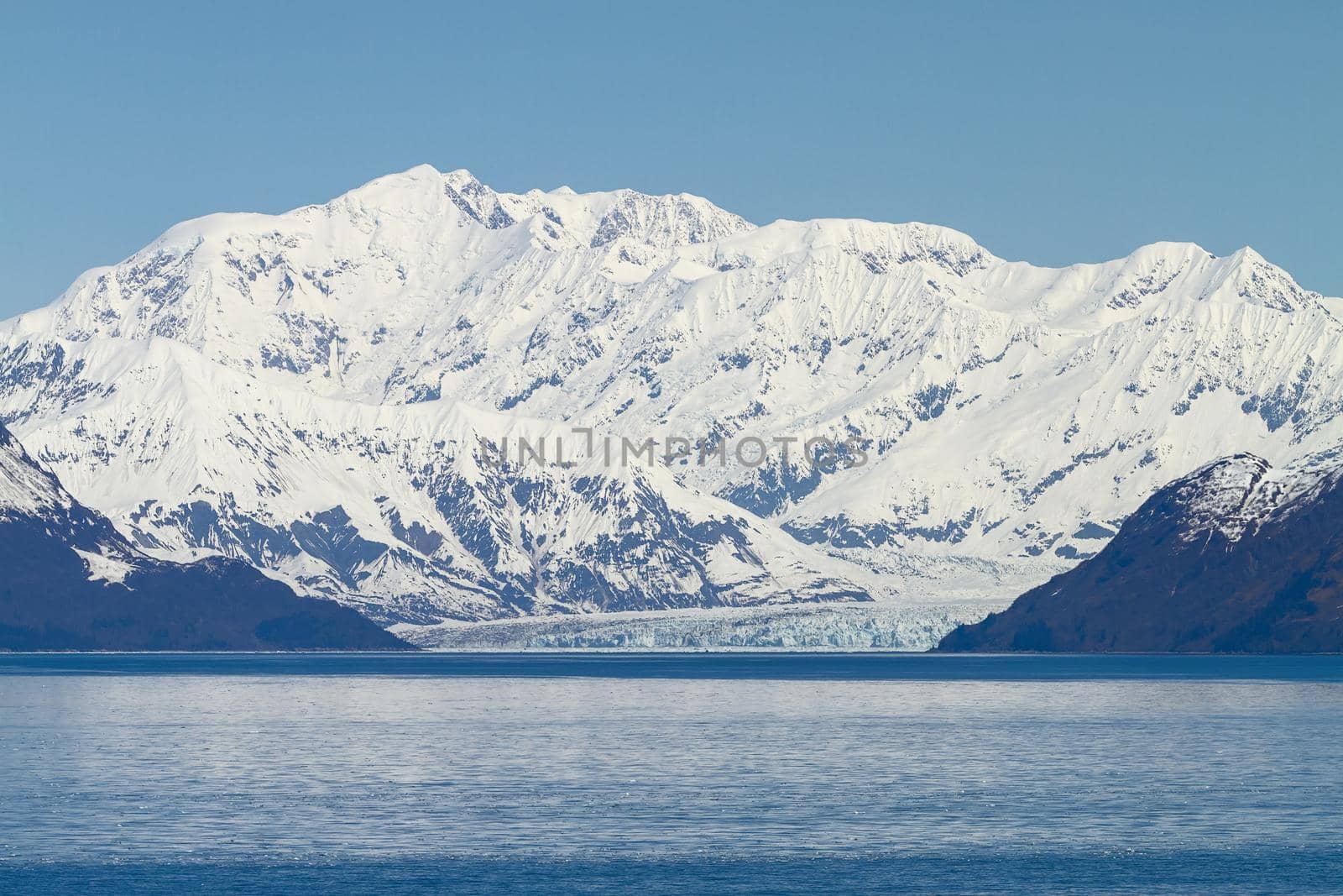 Hubbard Glacier in Yakutat Bay Alaska by wondry