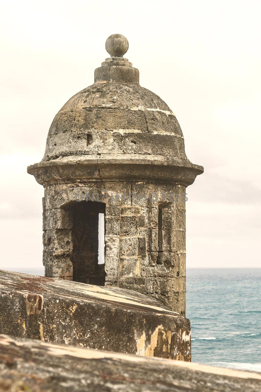 Sentry box overlooking the Atlantic Ocean at 'El Morro' (Castillo San Felipe del Morro) San Juan, Puerto Rico