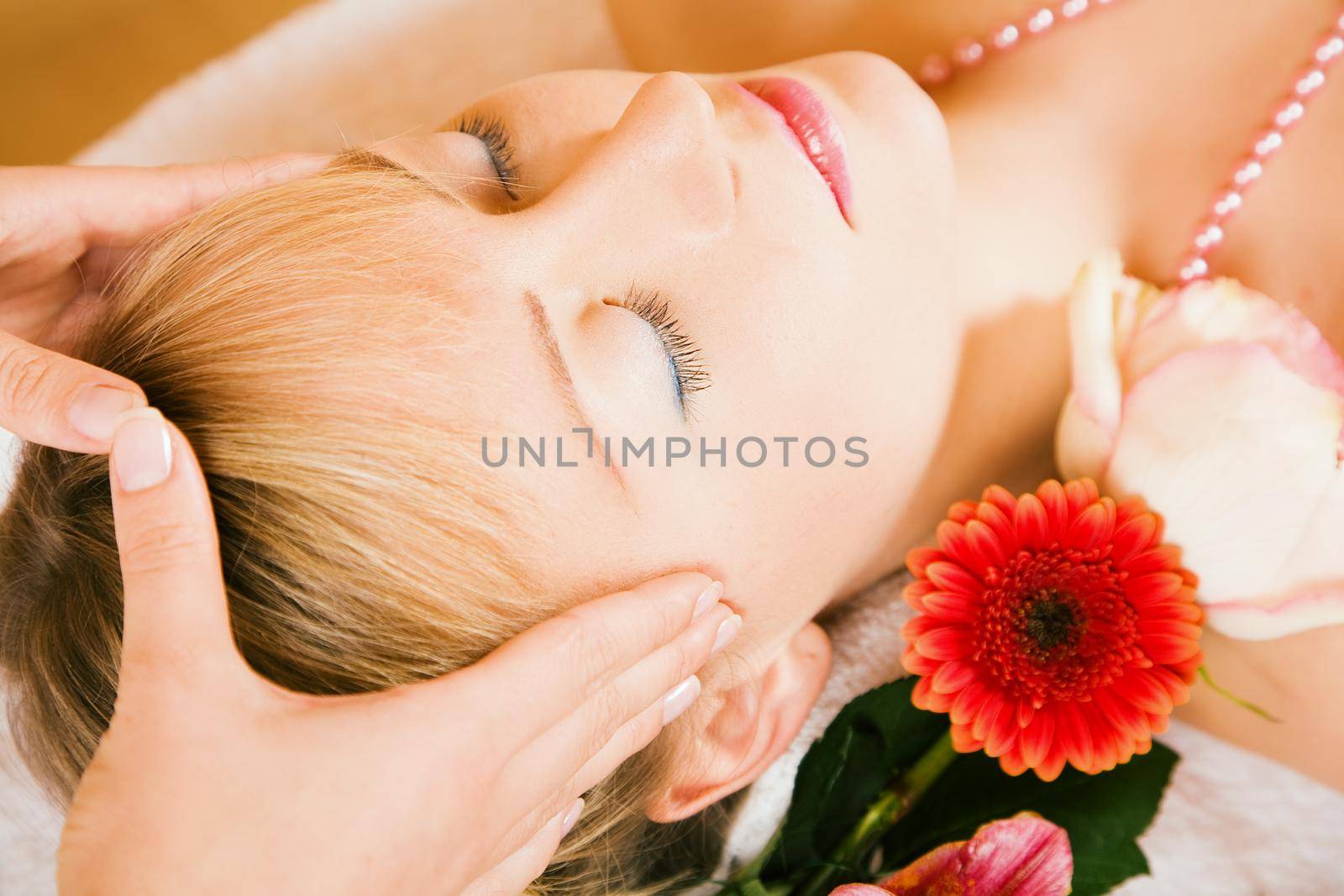 Head Massage by Kzenon