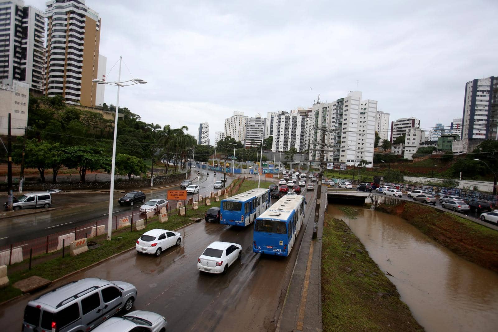 salvador, bahia / brazil - march 25, 2019: vehicles are seen transiting on a rainy day along avenue acm in the city of Salvador.
