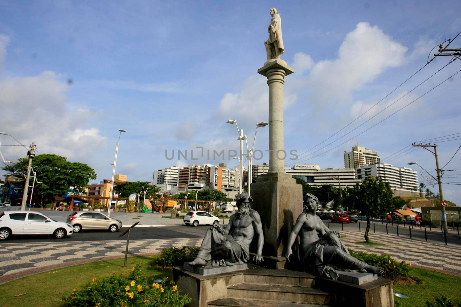 sculptures in the mariquita largo in Salvador by joasouza