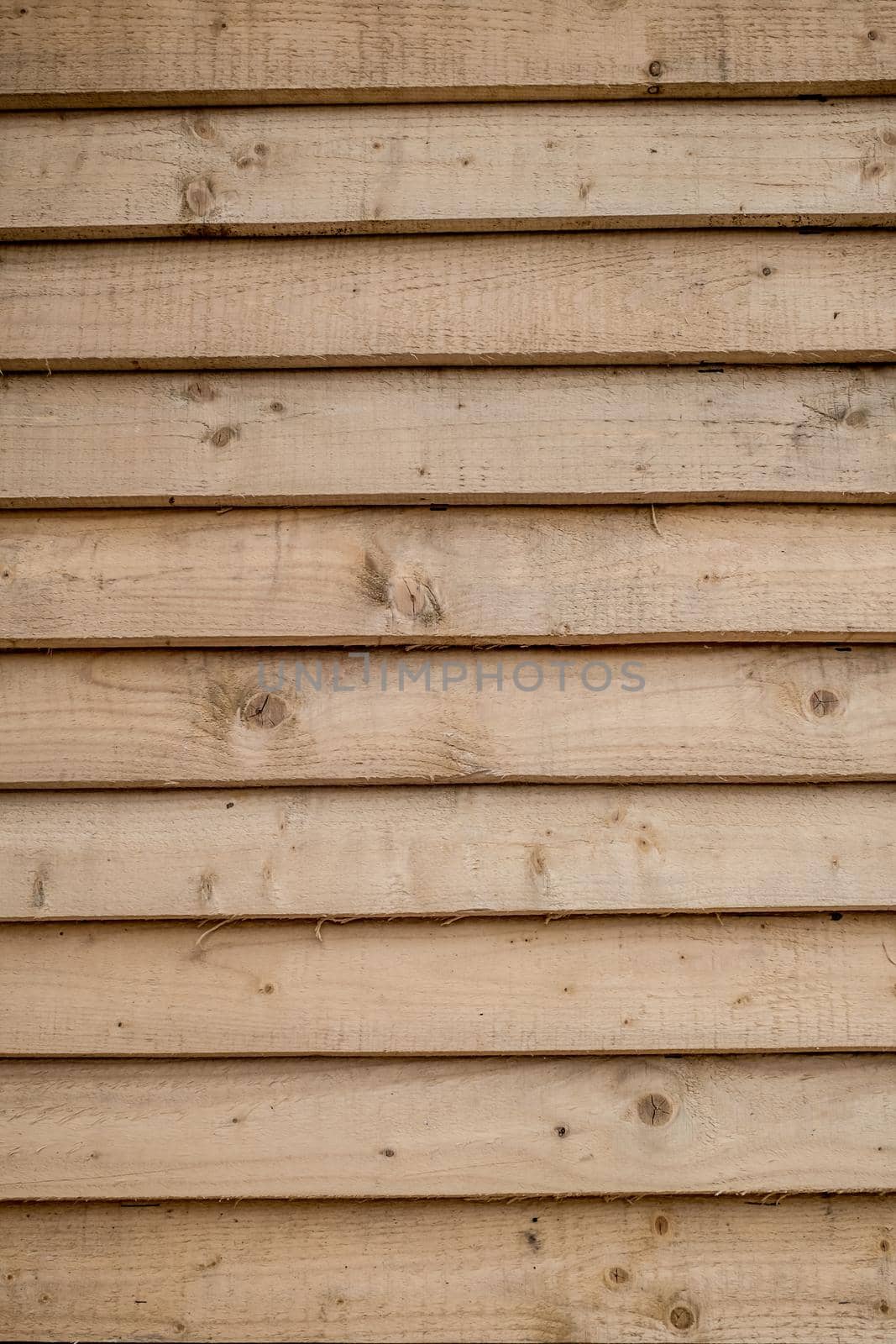 wall of planks seen from the front