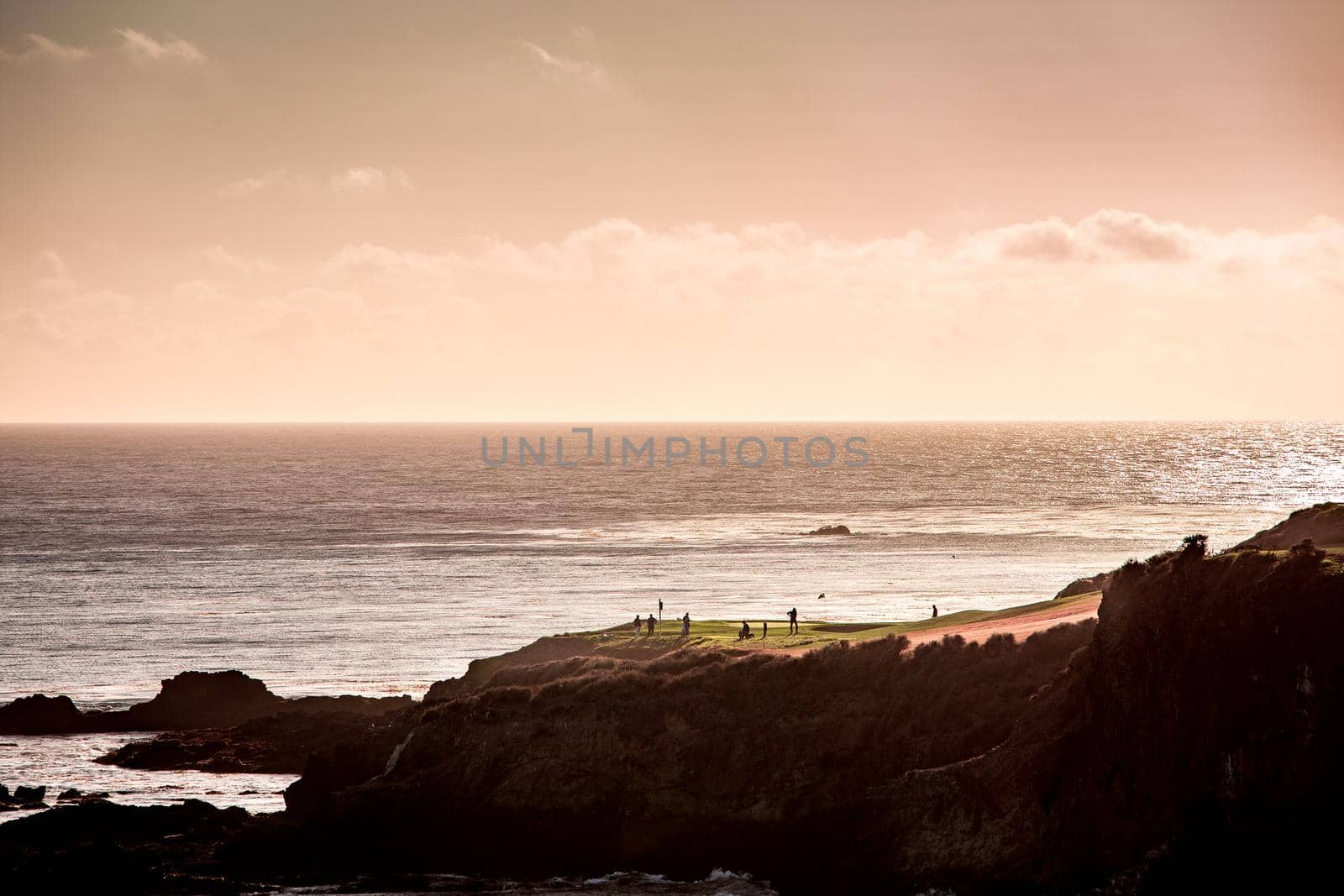 coastline golf course in California by photogolfer