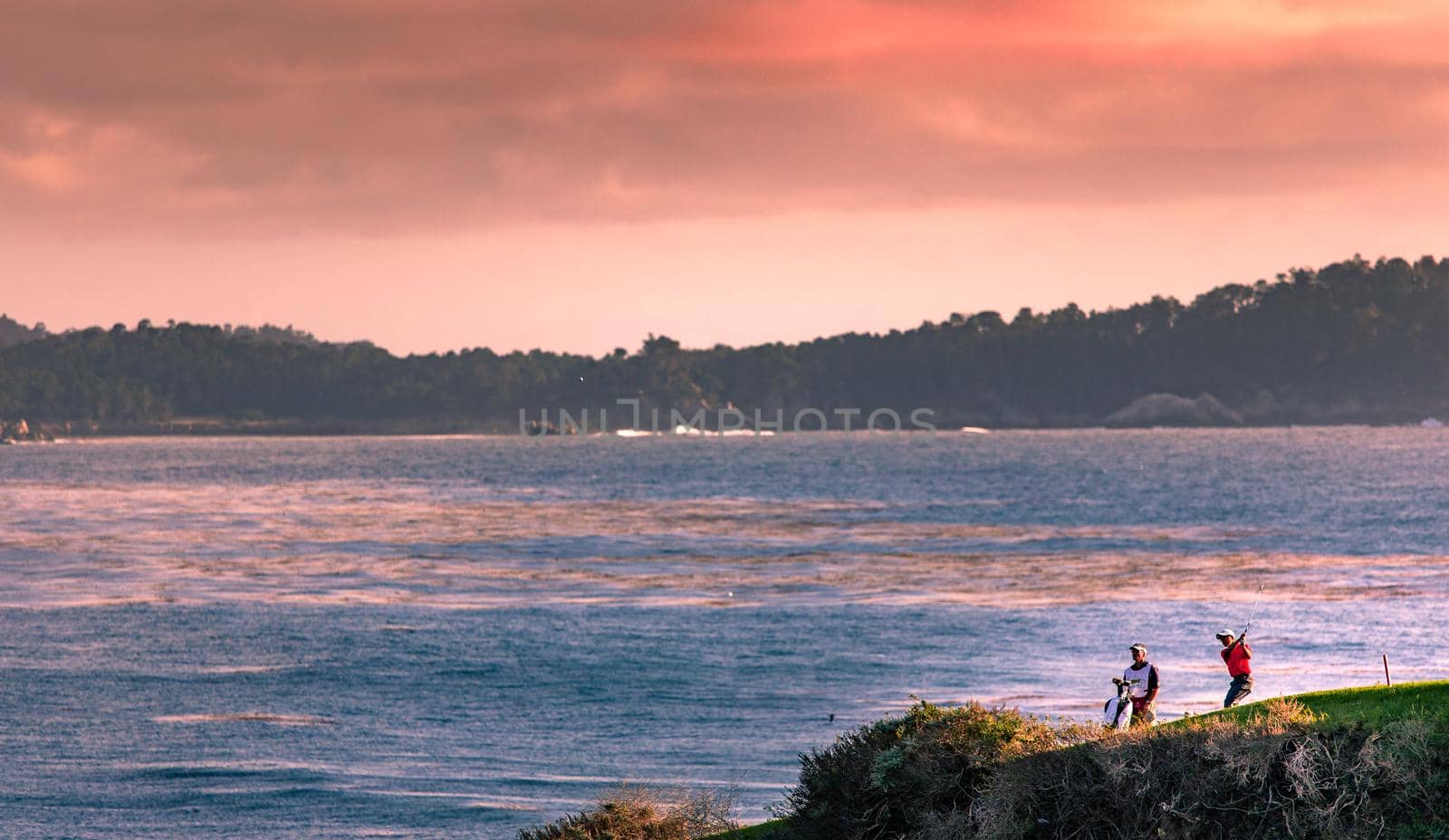 coastline golf course in California by photogolfer