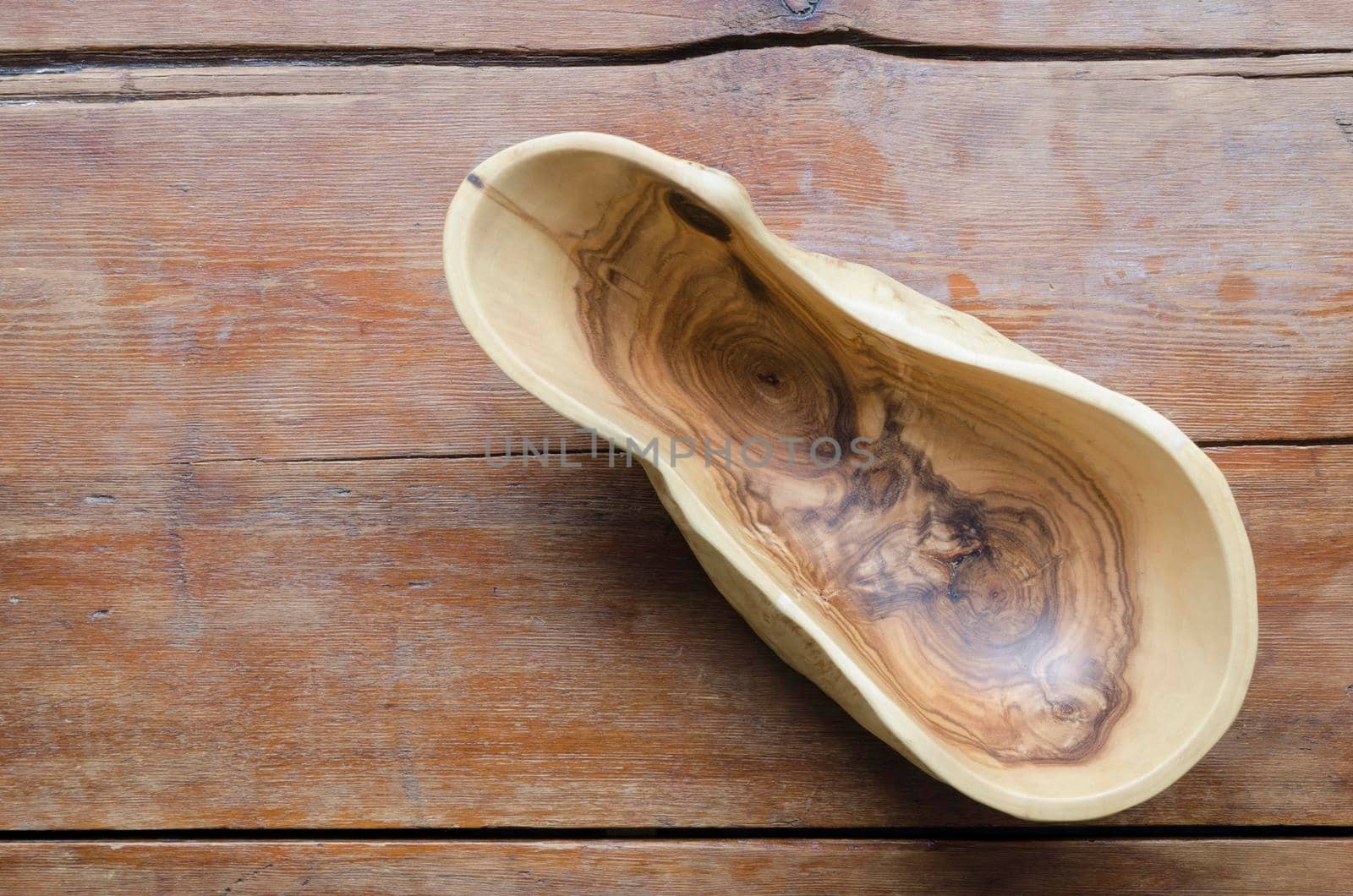 wooden bowl by yuriz