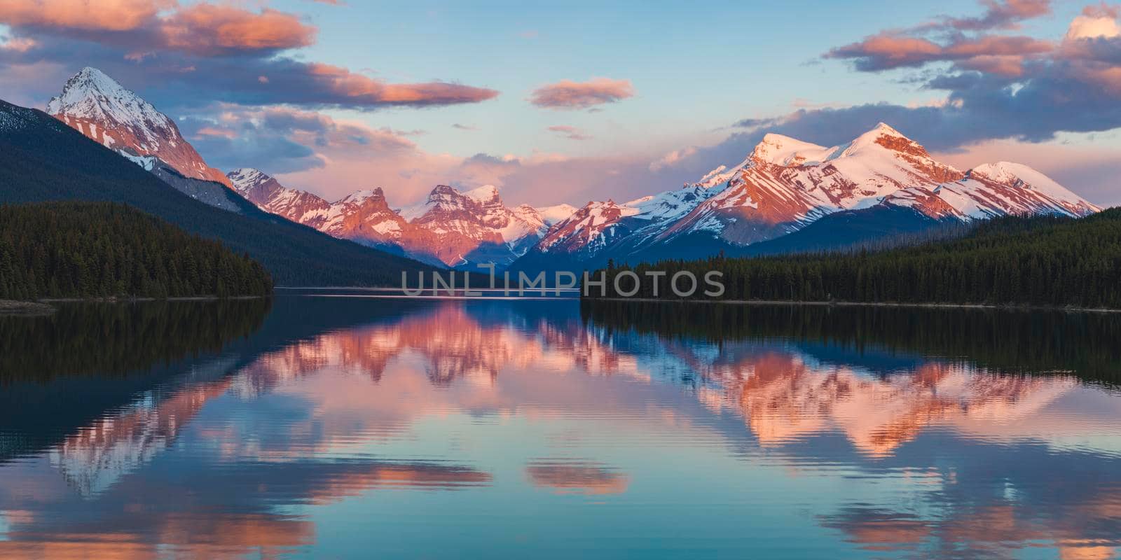 Sunset at Maligne Lake
Jasper National Park - Alberta, Canada