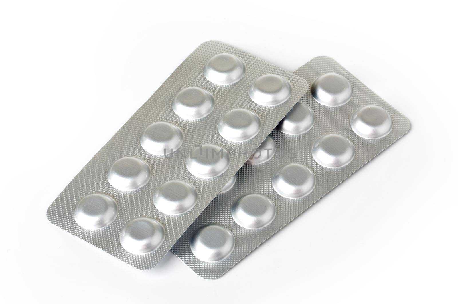 Plate with pills by kornienko