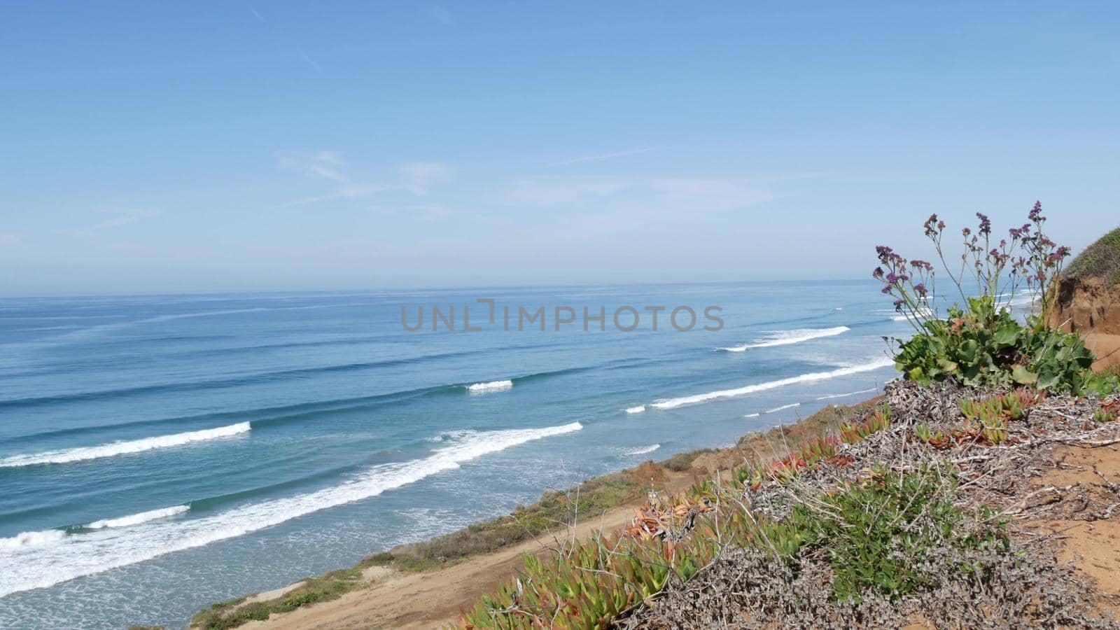 Seascape vista point, viewpoint in Del Mar near Torrey Pines, California coast USA. Frome above panoramic ocean tide, blue sea waves, steep eroded cliff. Coastline overlook, shoreline high angle view