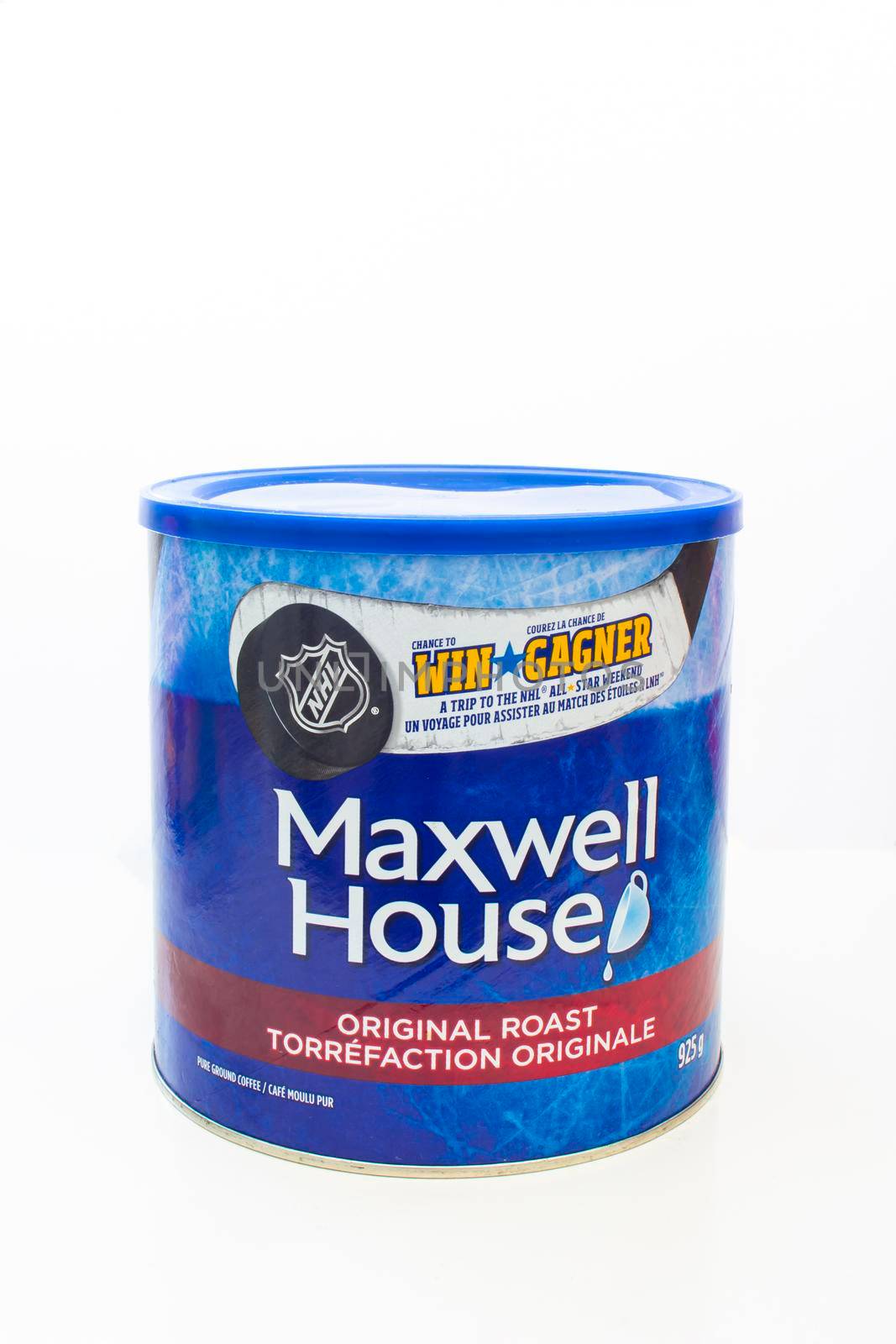 Calgary, Alberta, Canada. April 14, 2021. Maxwell House Original Roast, Fine Grind Coffee, 925g Can on a clear background. by oasisamuel