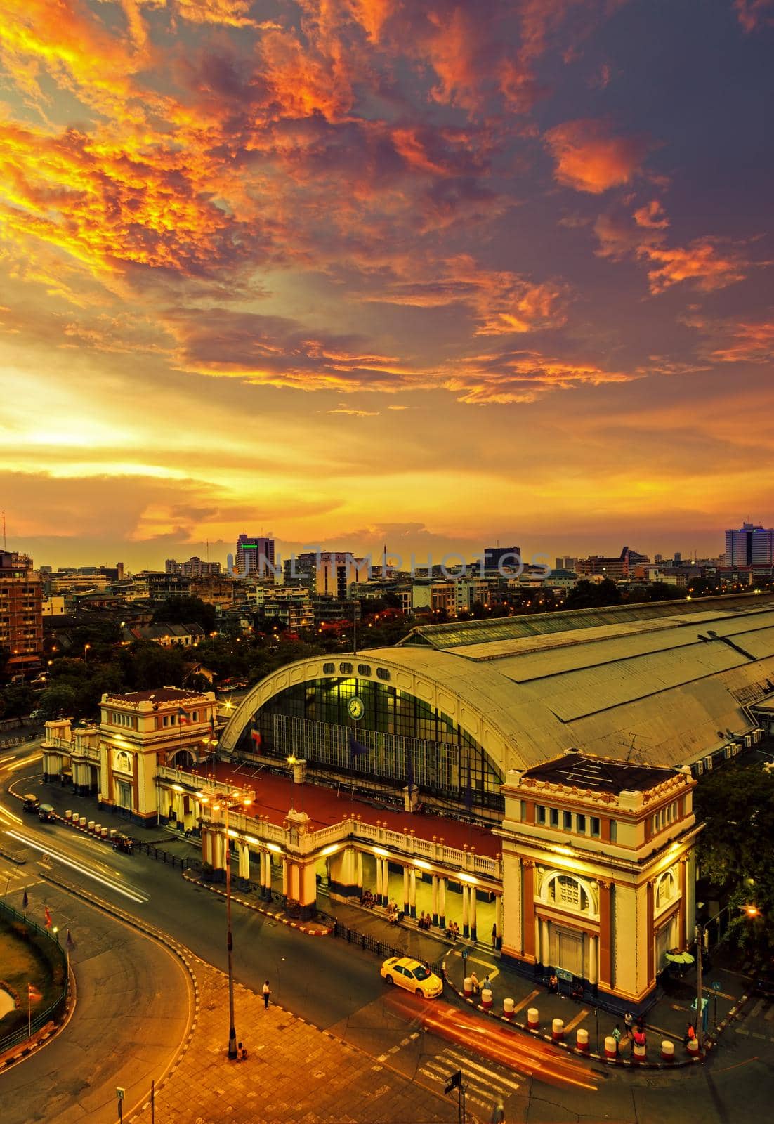 Bangkok Railway Station at Night