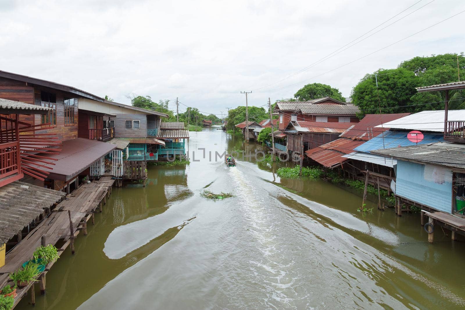 BANGKOK - July 10, 2016 Thailand: Old Market Huatakhe The market is 100 years old.Waterfront community located at Lat Krabang.