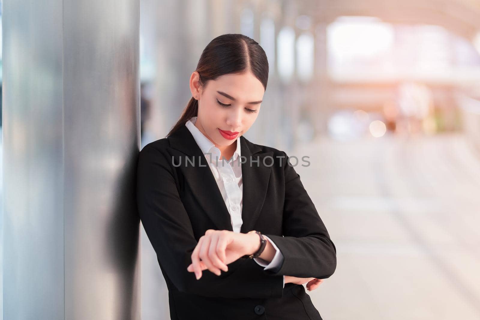 Beautiful business woman with urban lifestyle.