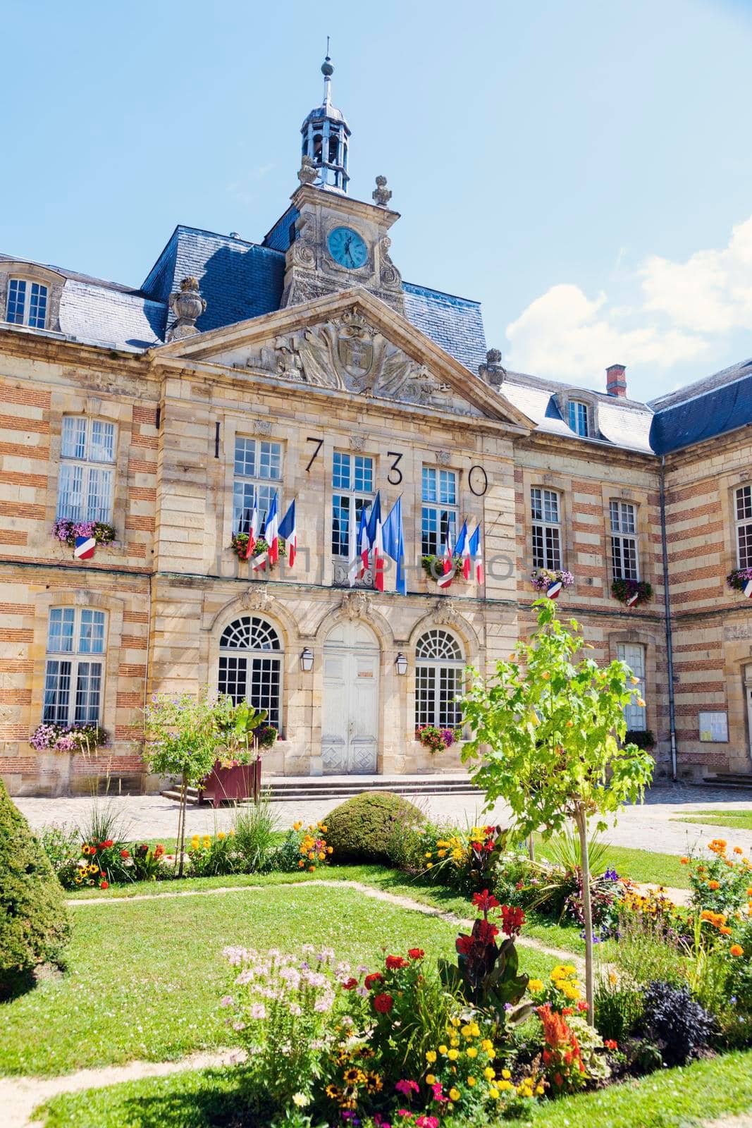 Sainte-Menehould City Hall. Sainte-Menehould, Grand Est, Poland.