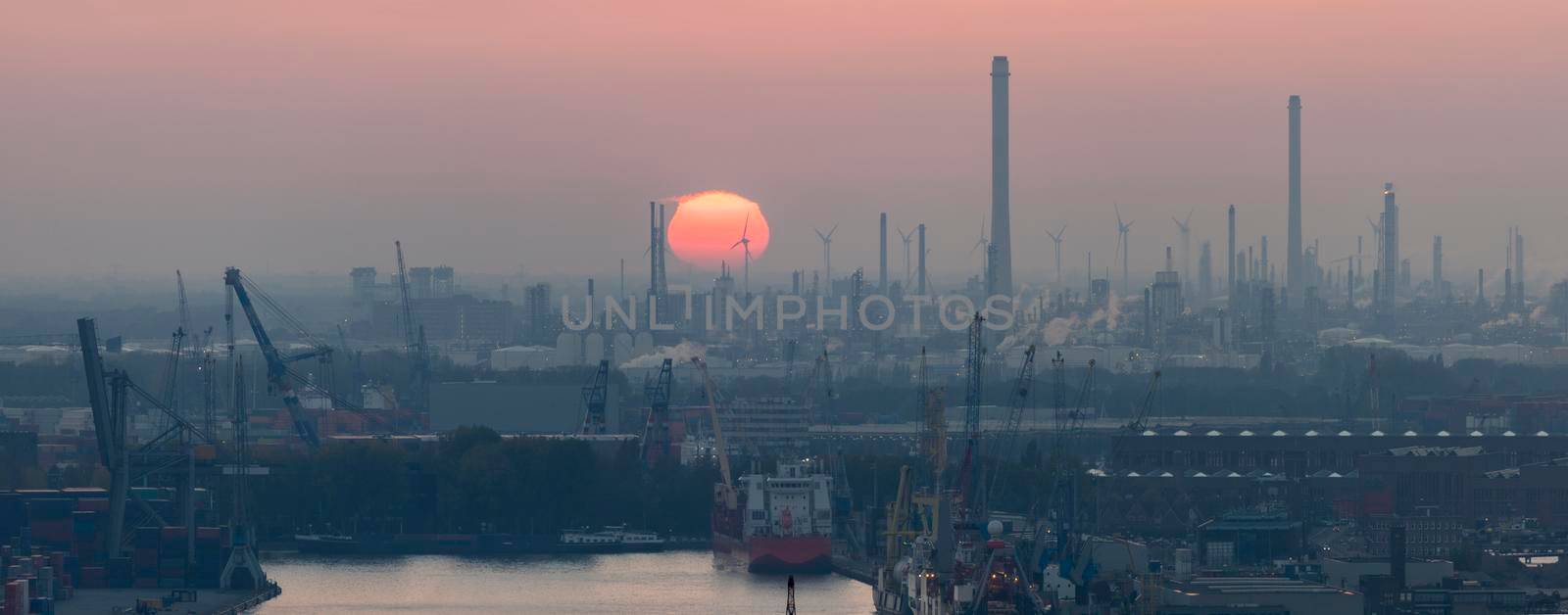 Aerial panorama of Rotterdam   by benkrut