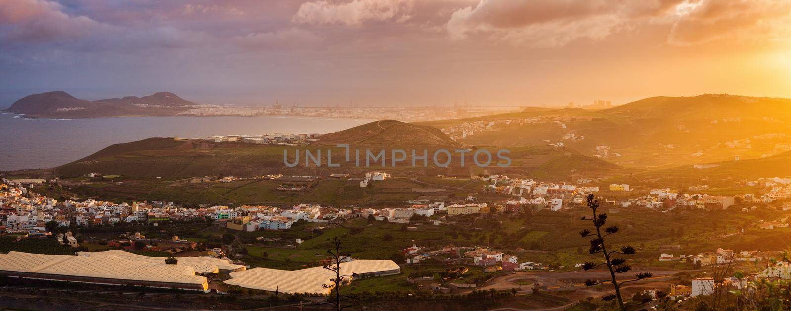 Las Palmas de Gran Canaria panorama by benkrut