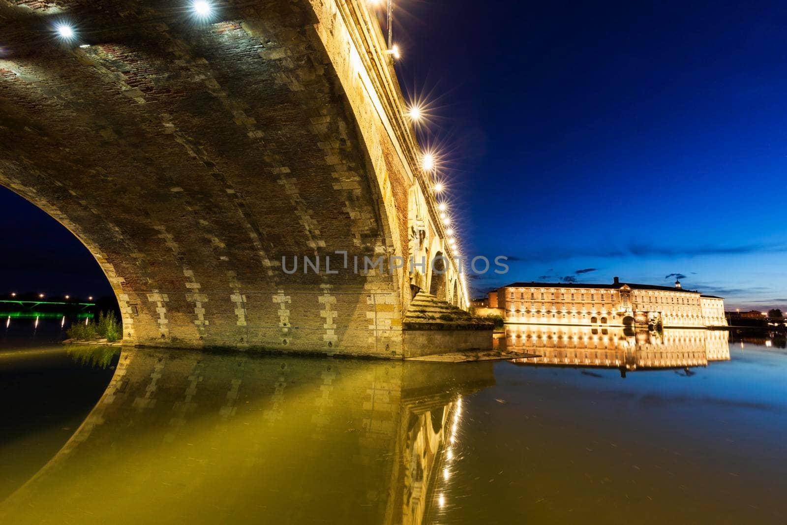Pont-Neuf in Toulouse. Toulouse, Occitanie, France.