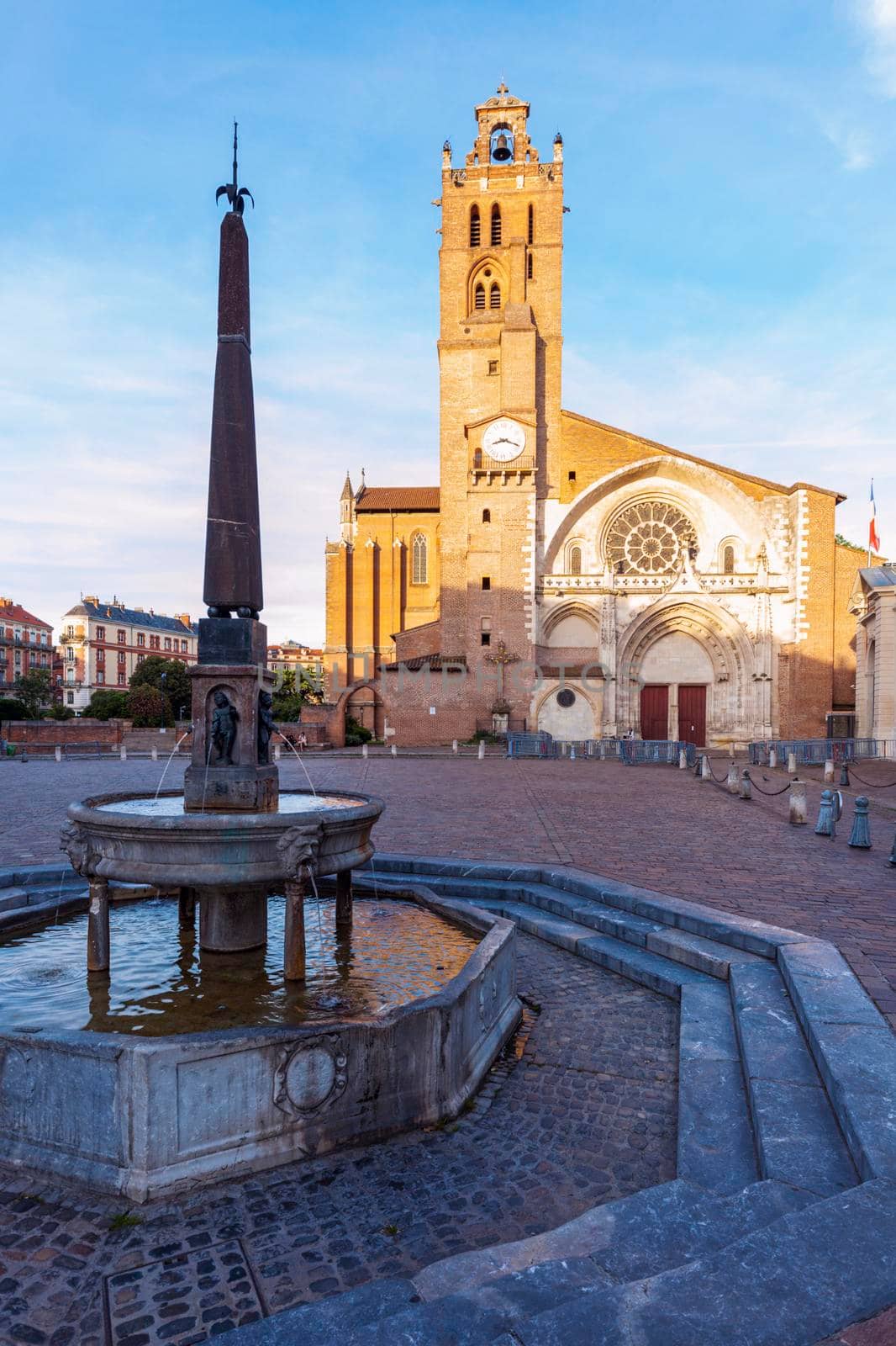 Saint-Etienne Cathedral in Toulouse by benkrut