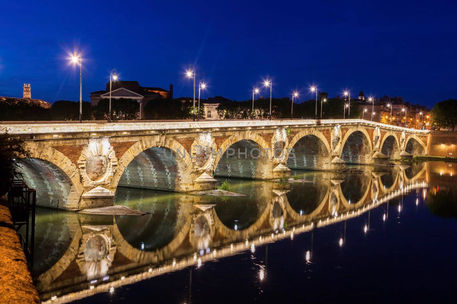 Pont Neuf in Toulouse. Toulouse, Occitanie, France.