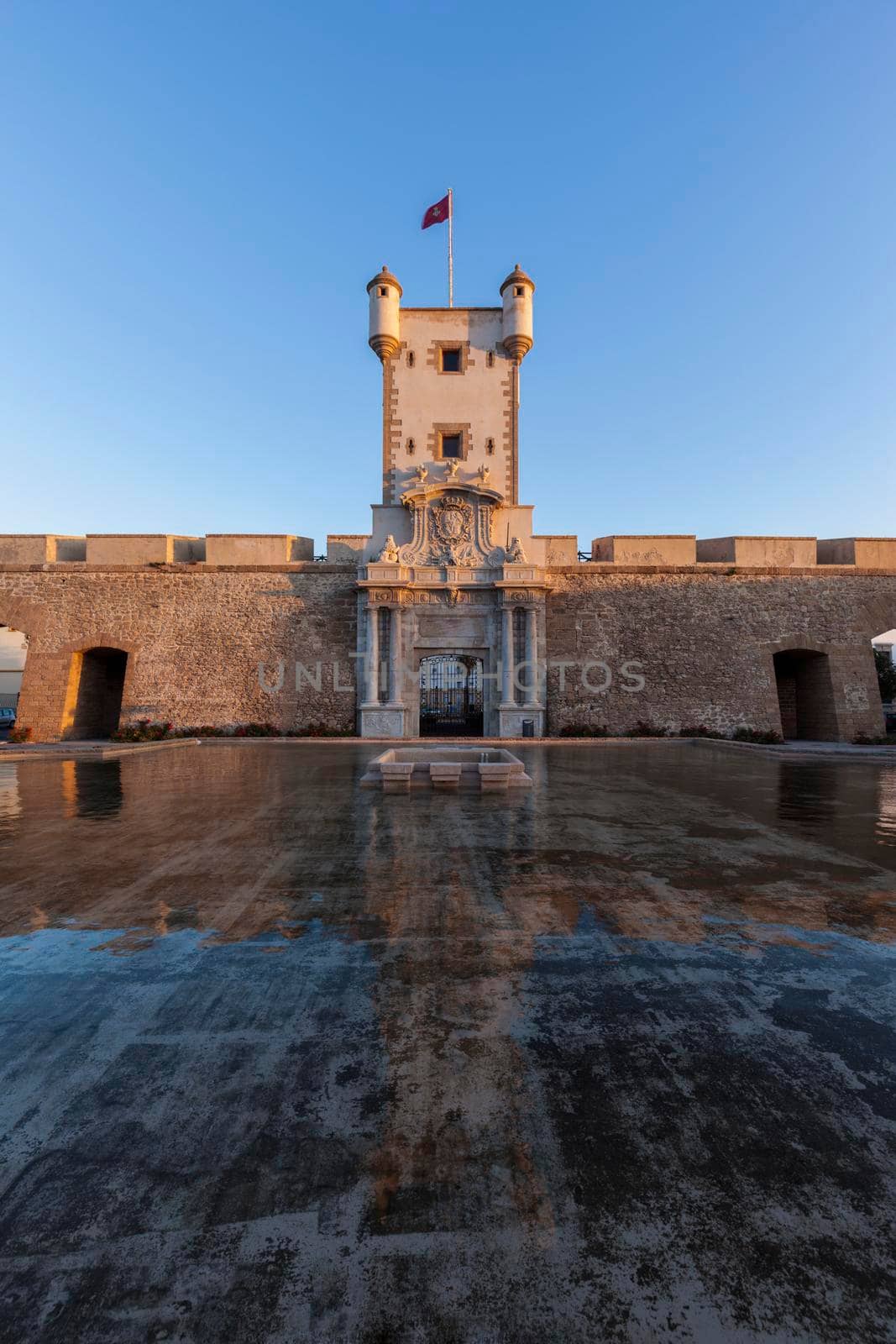 Puerta de Tierra in Cadiz by benkrut