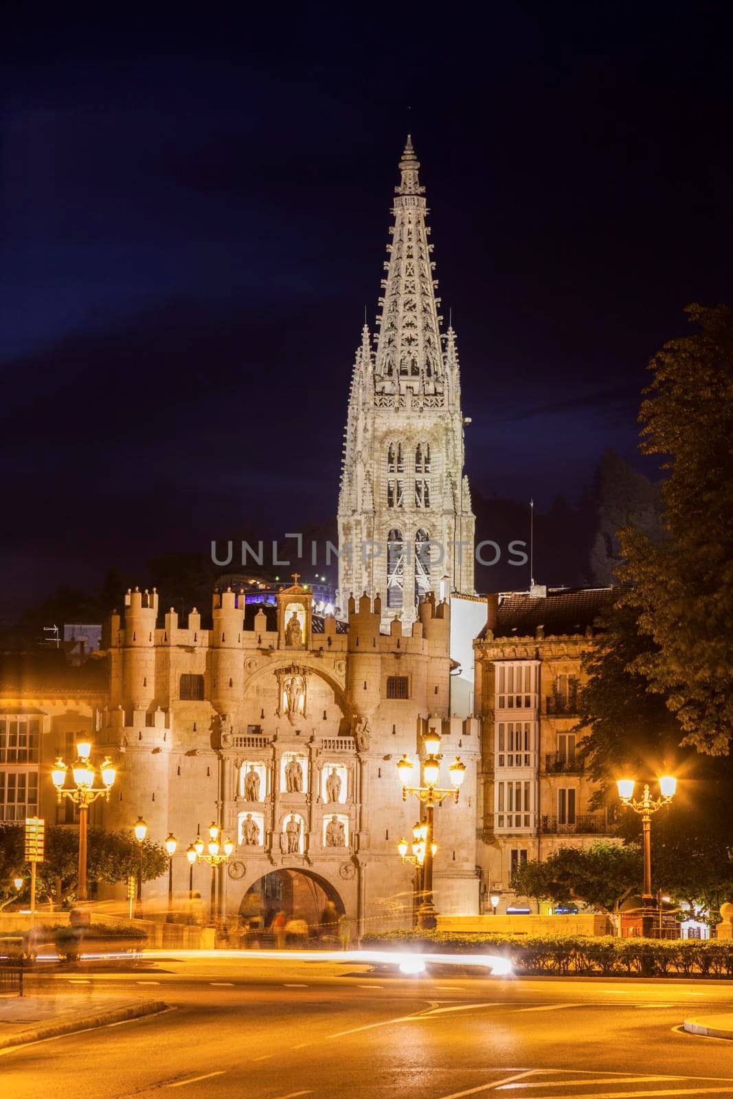Arco de Santa Maria in Burgos by benkrut