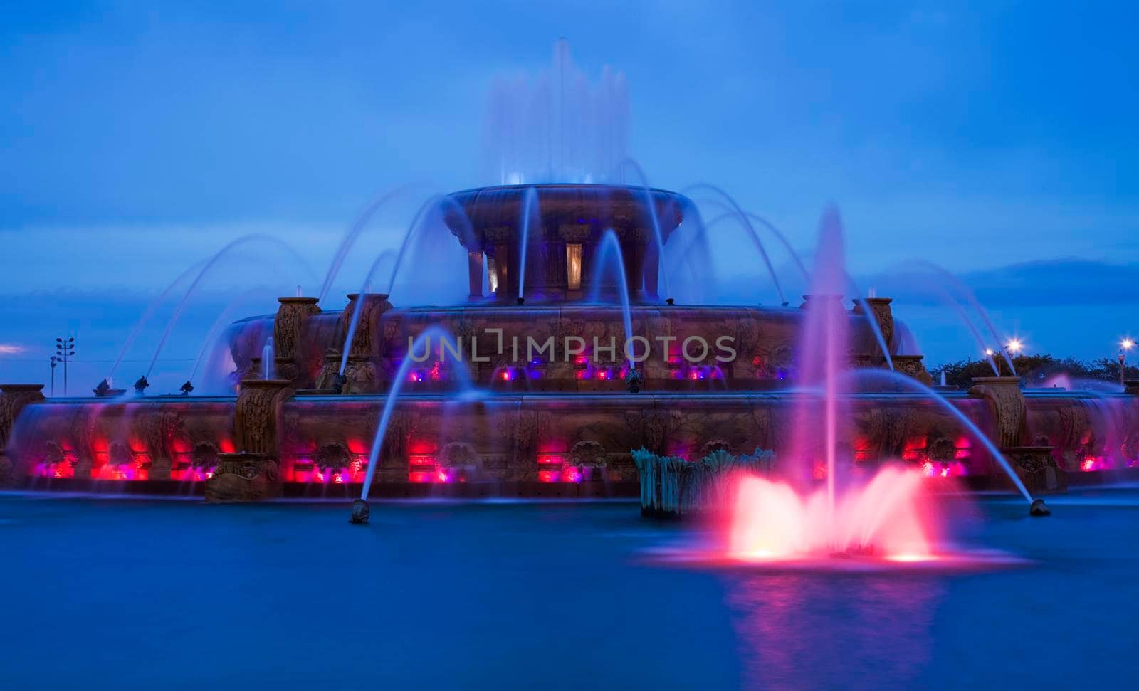 Buckingham Fountain after sunset. Chicago, Illinois, USA,