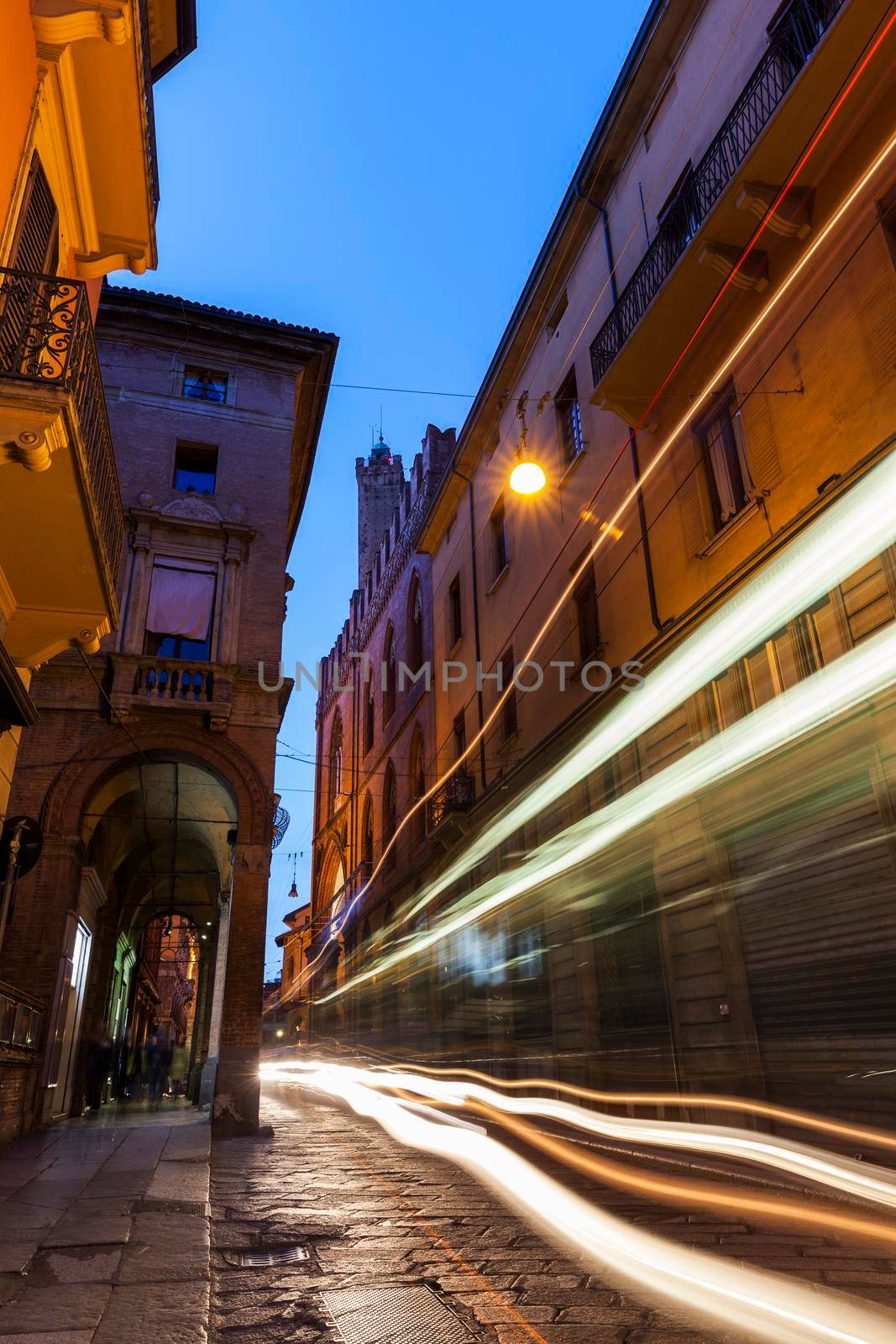 Architecture of Bologna by benkrut