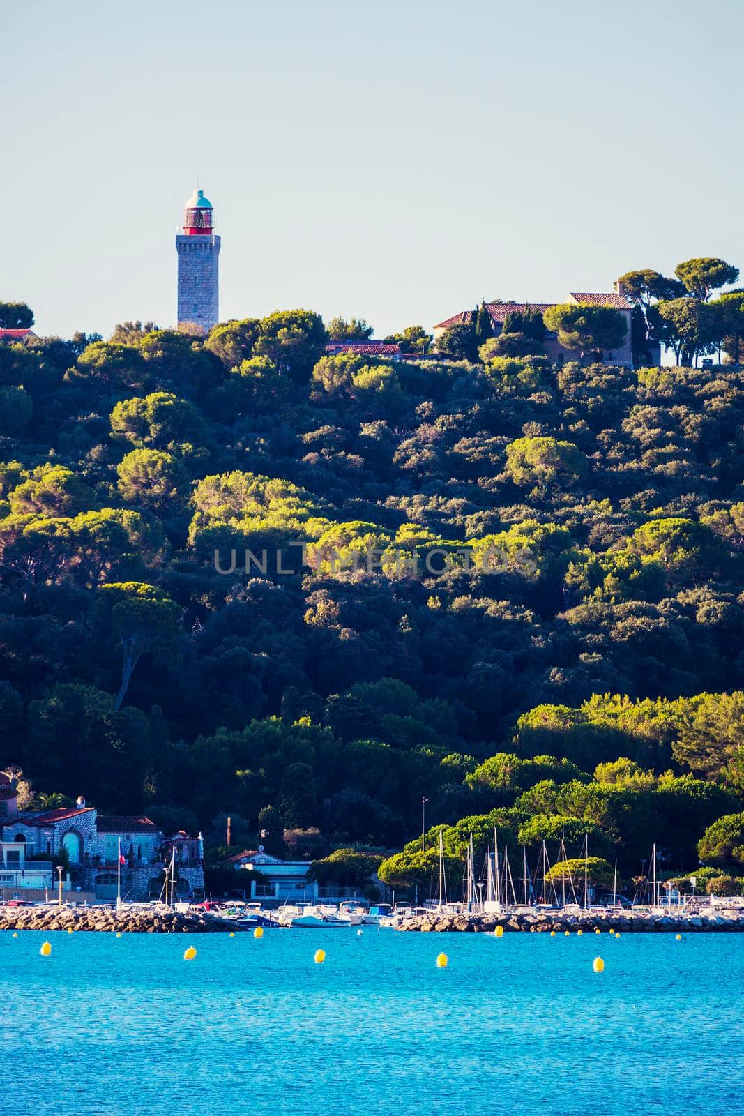 Lighthouse La Garoupe.   by benkrut