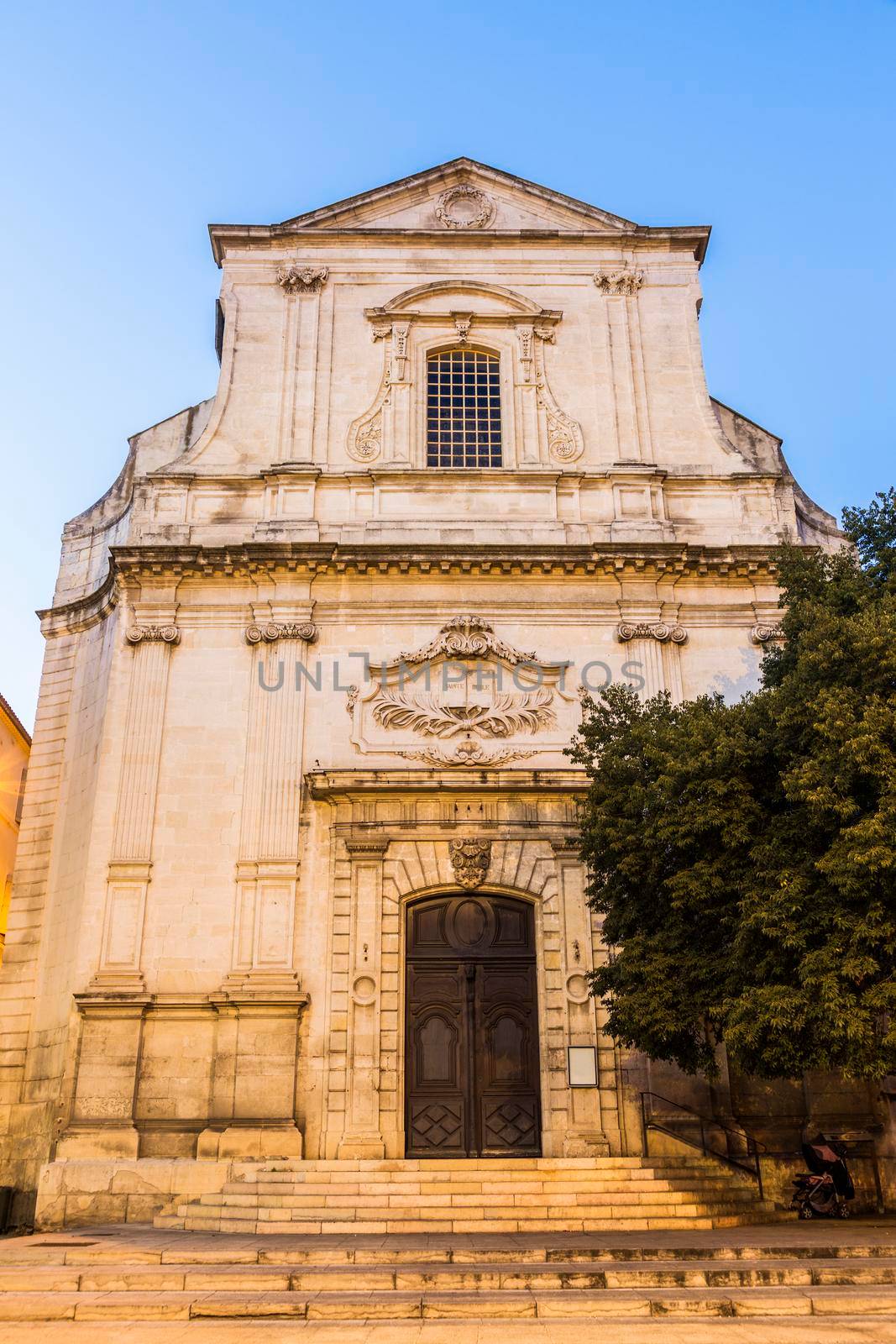 Church in the old town of Nimes by benkrut