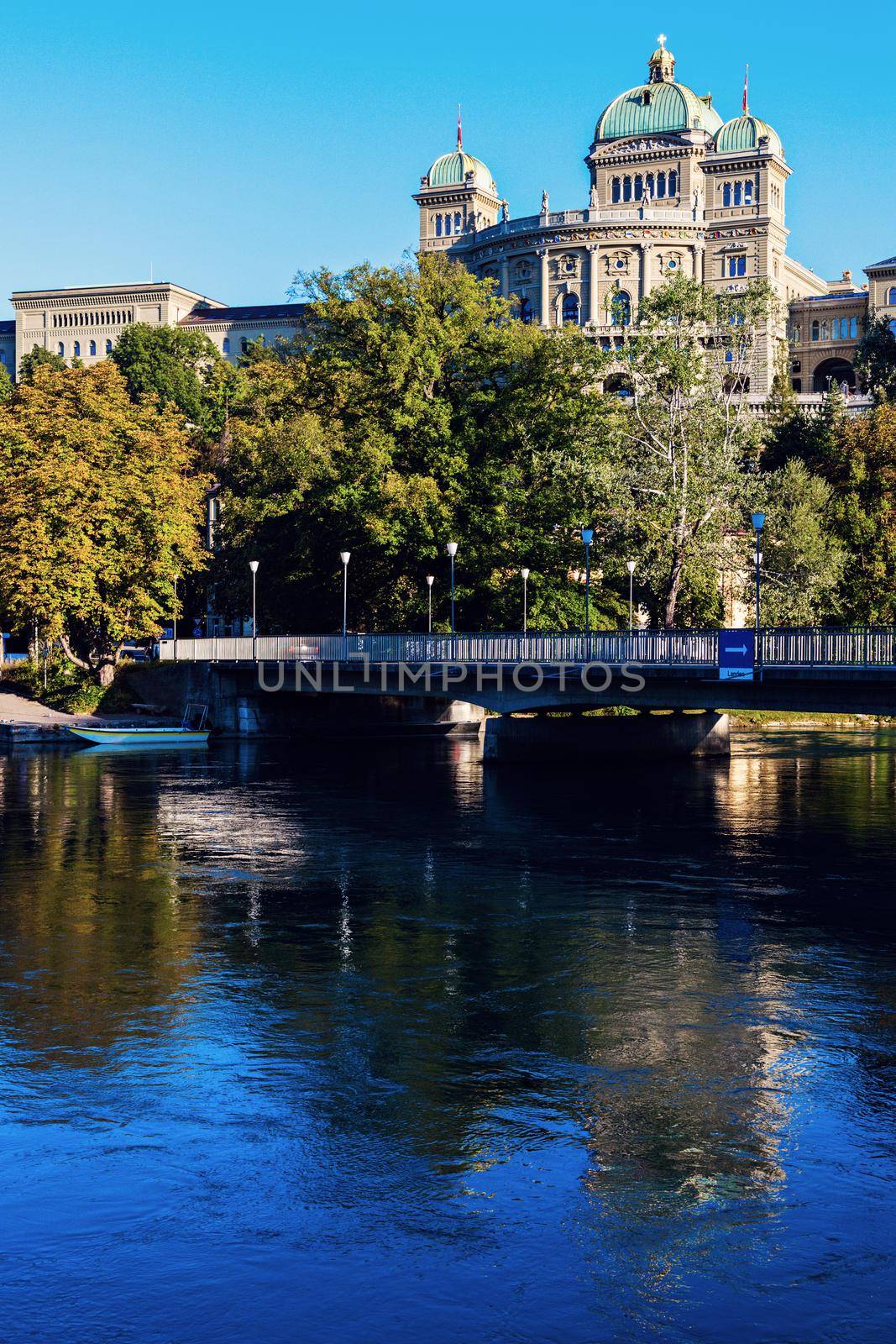 Bundeshaus and Aare River in Bern. Bern, Bern-Mittelland, Switzerland.