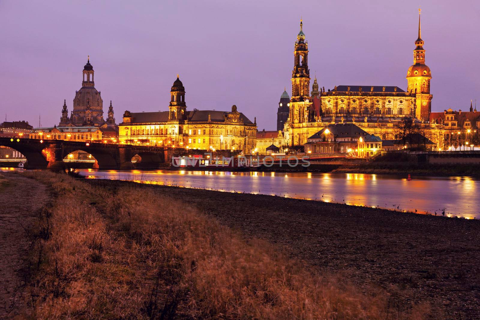 Dresden architecture across Elbe River by benkrut