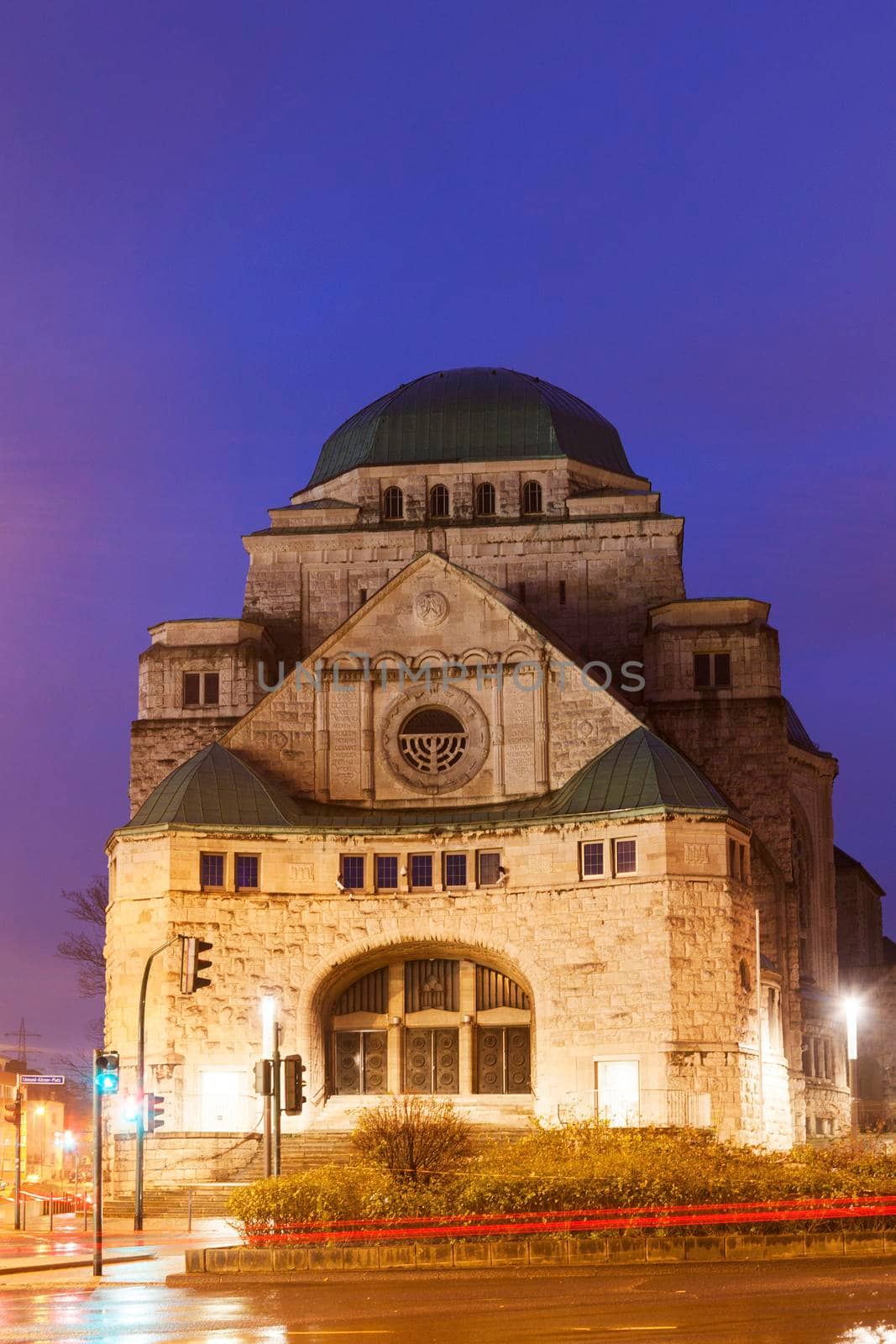 Old Synagogue in Essen by benkrut