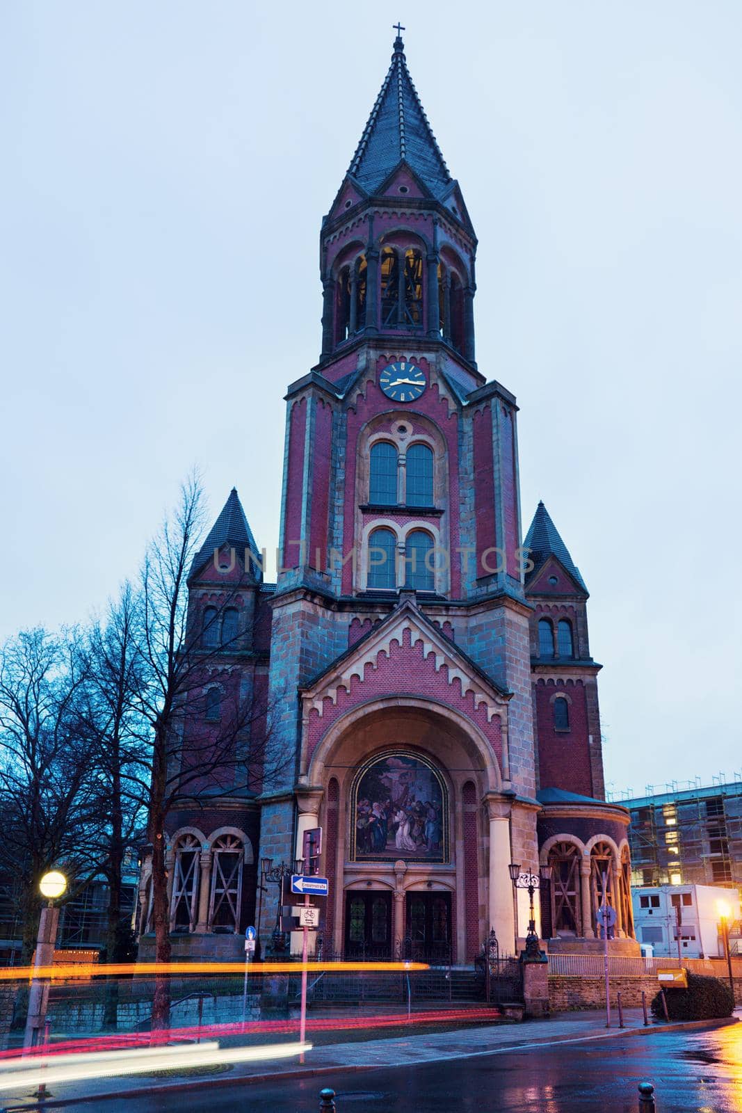 Kreuzeskirche in Essen by benkrut