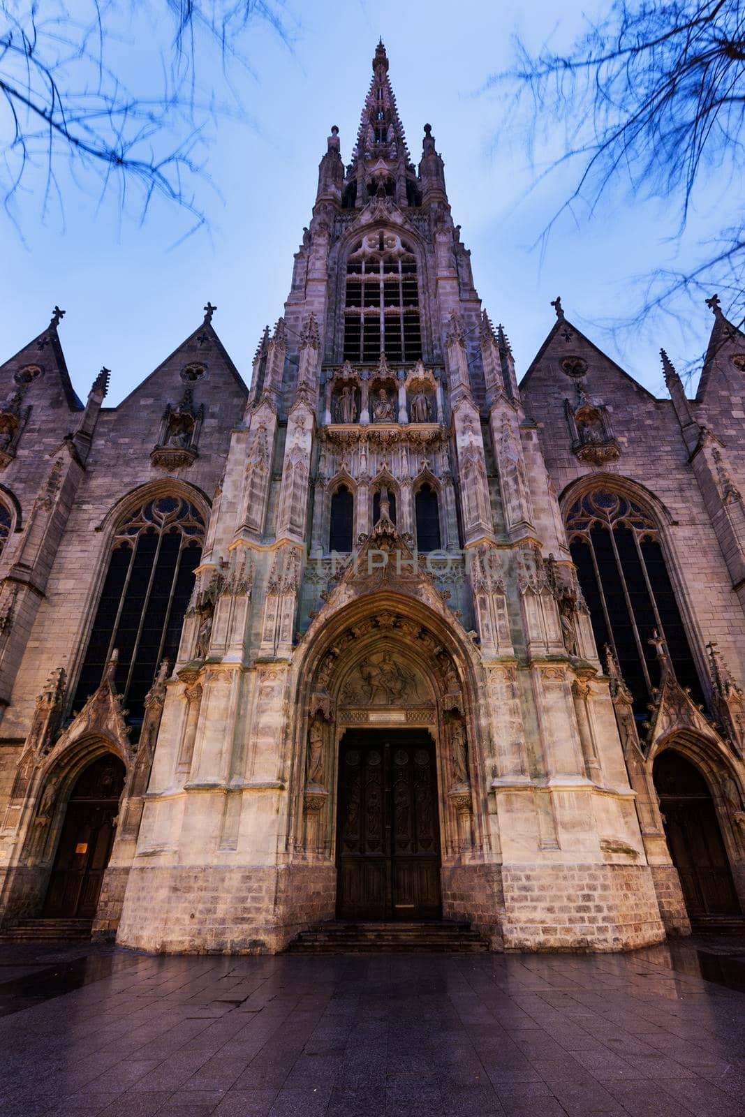 Saint-Maurice Church in Lille by benkrut