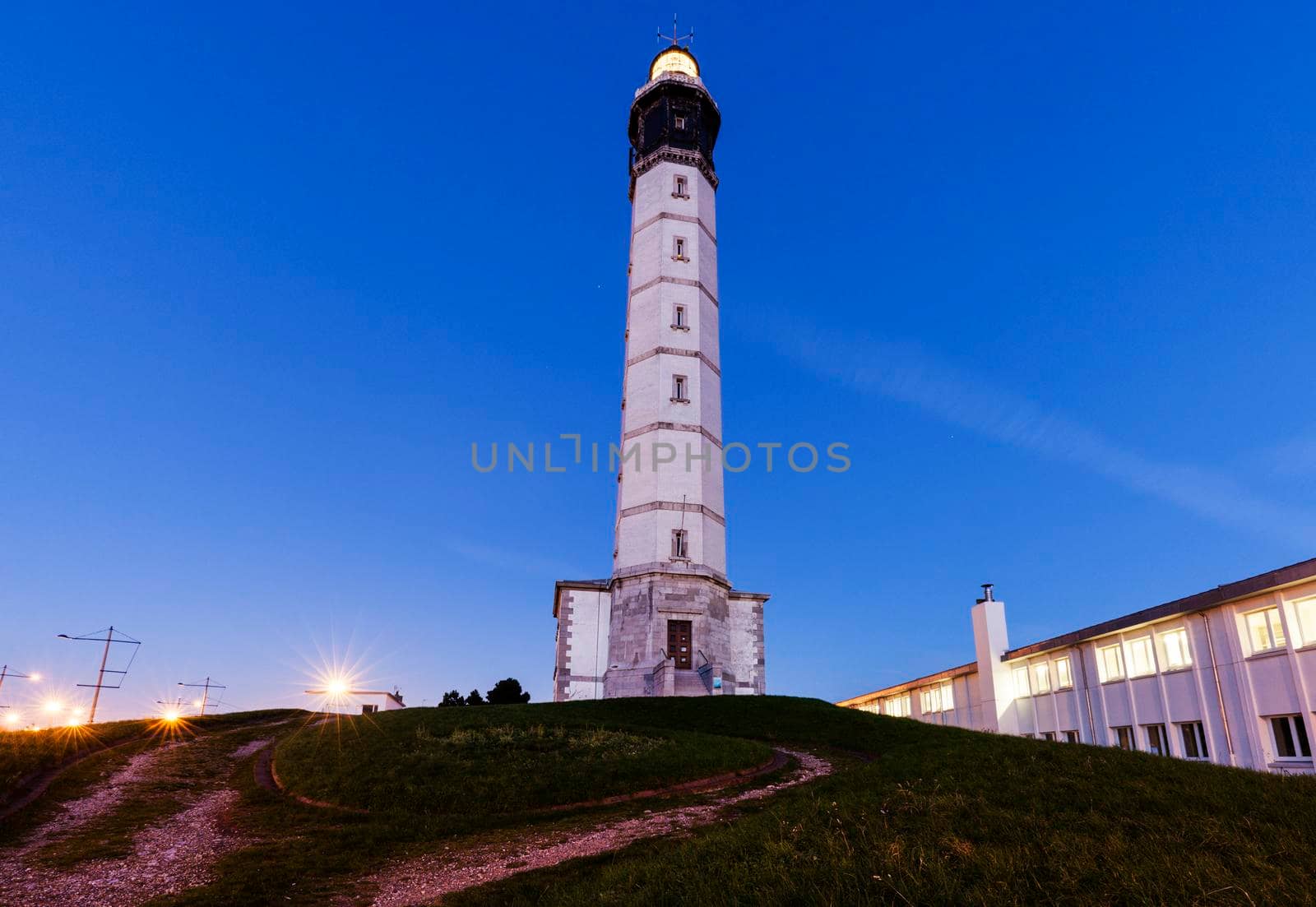 Calais Lighthouse by benkrut