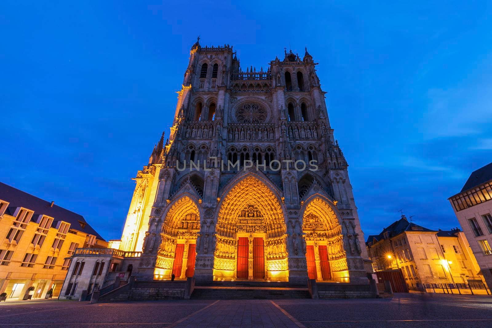 Cathedral of Our Lady of Amiens   by benkrut
