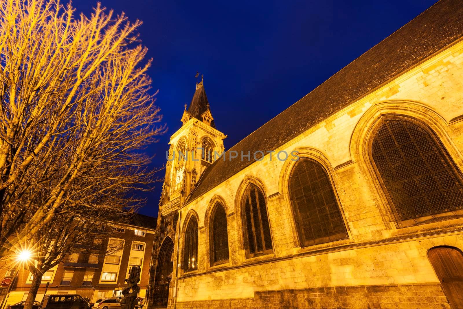 Saint-Leu Church in Amiens by benkrut