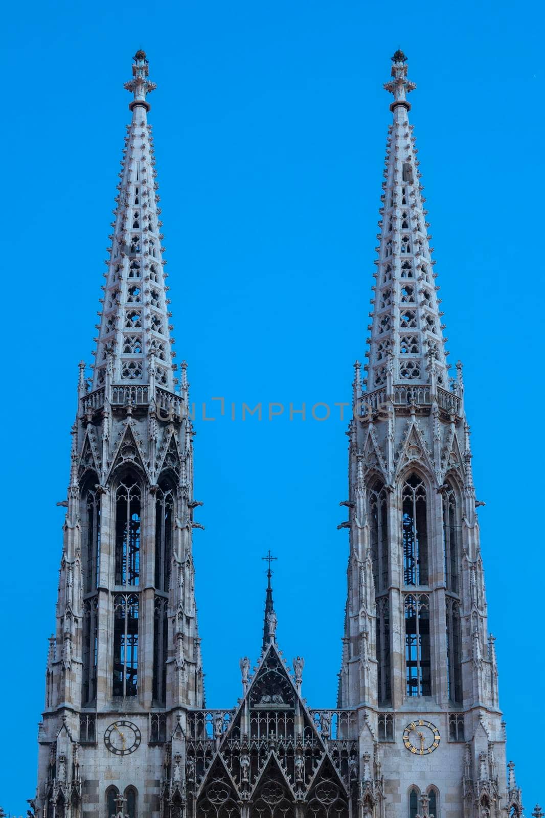 Votivkirche in Vienna by benkrut