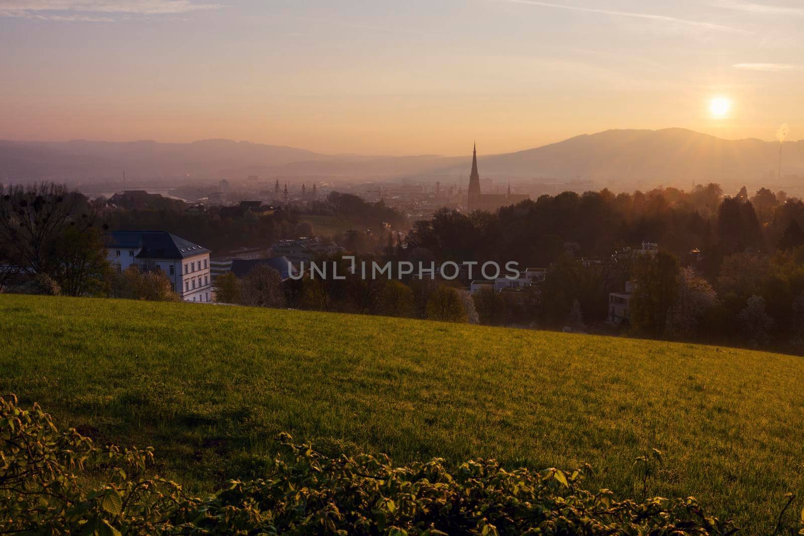 Linz panorama at sunrise  by benkrut